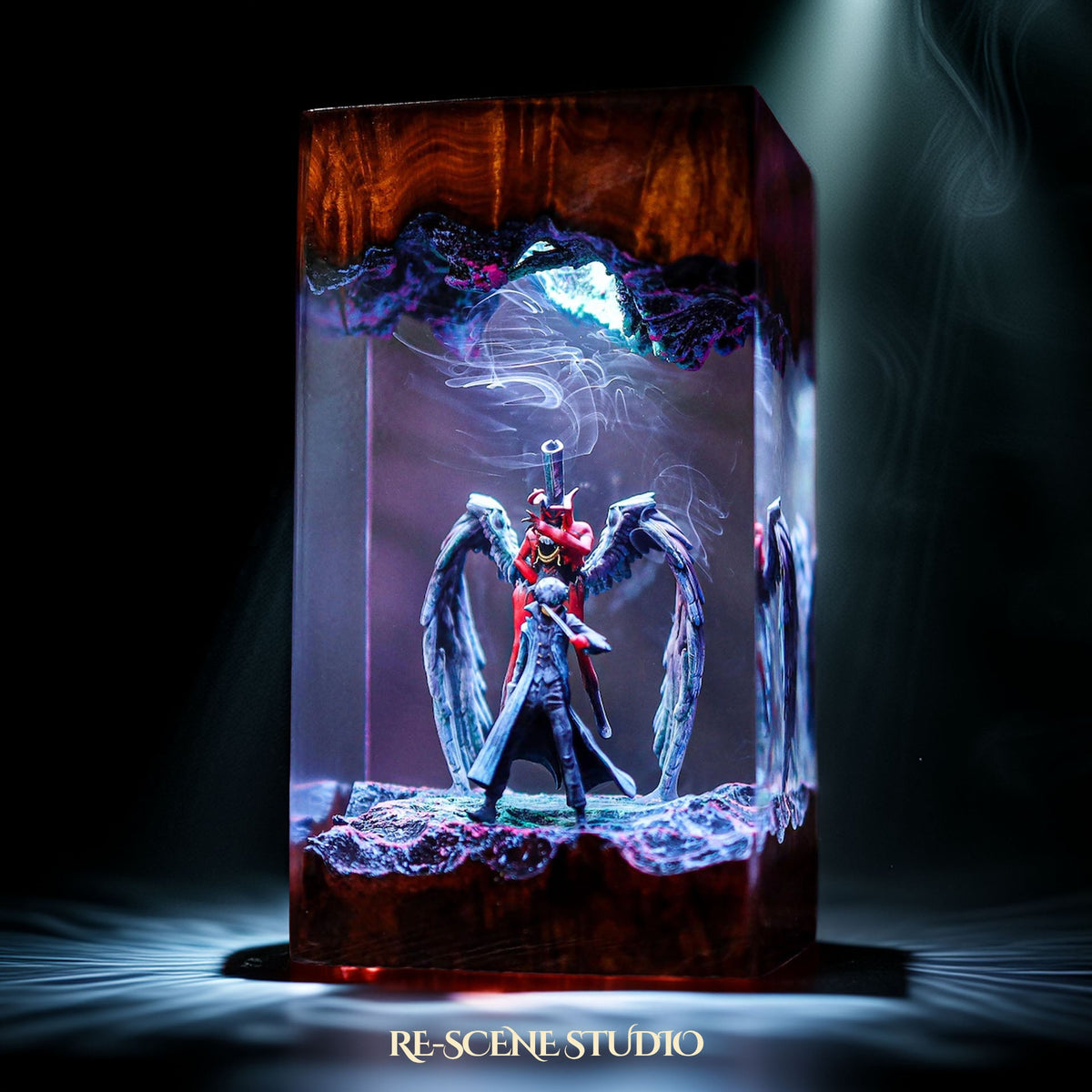 Arsène Resin Lamp, display setup