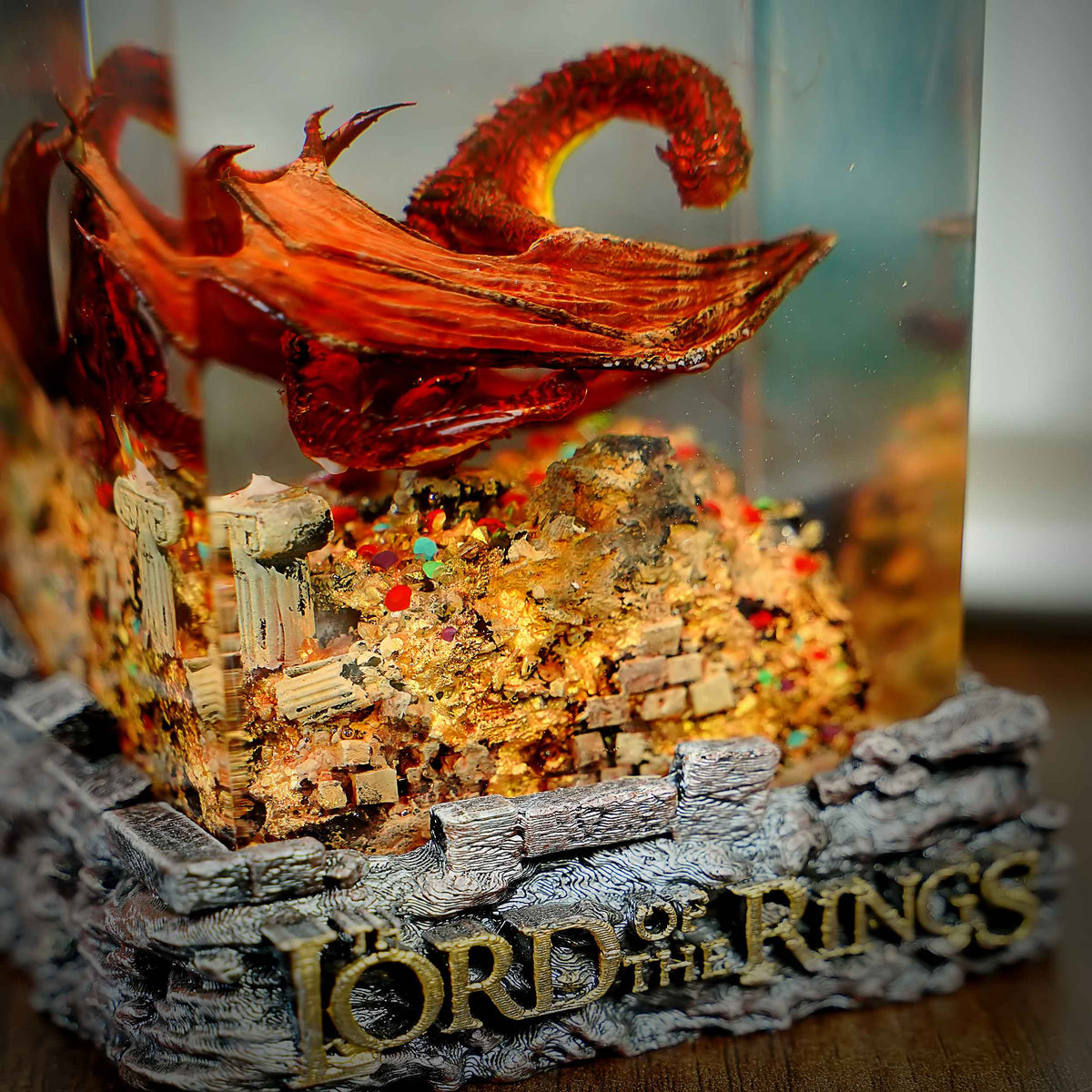 Smaug Resin Lamp display shot, Lord of the Rings scene suspended in clear resin, no cord needed