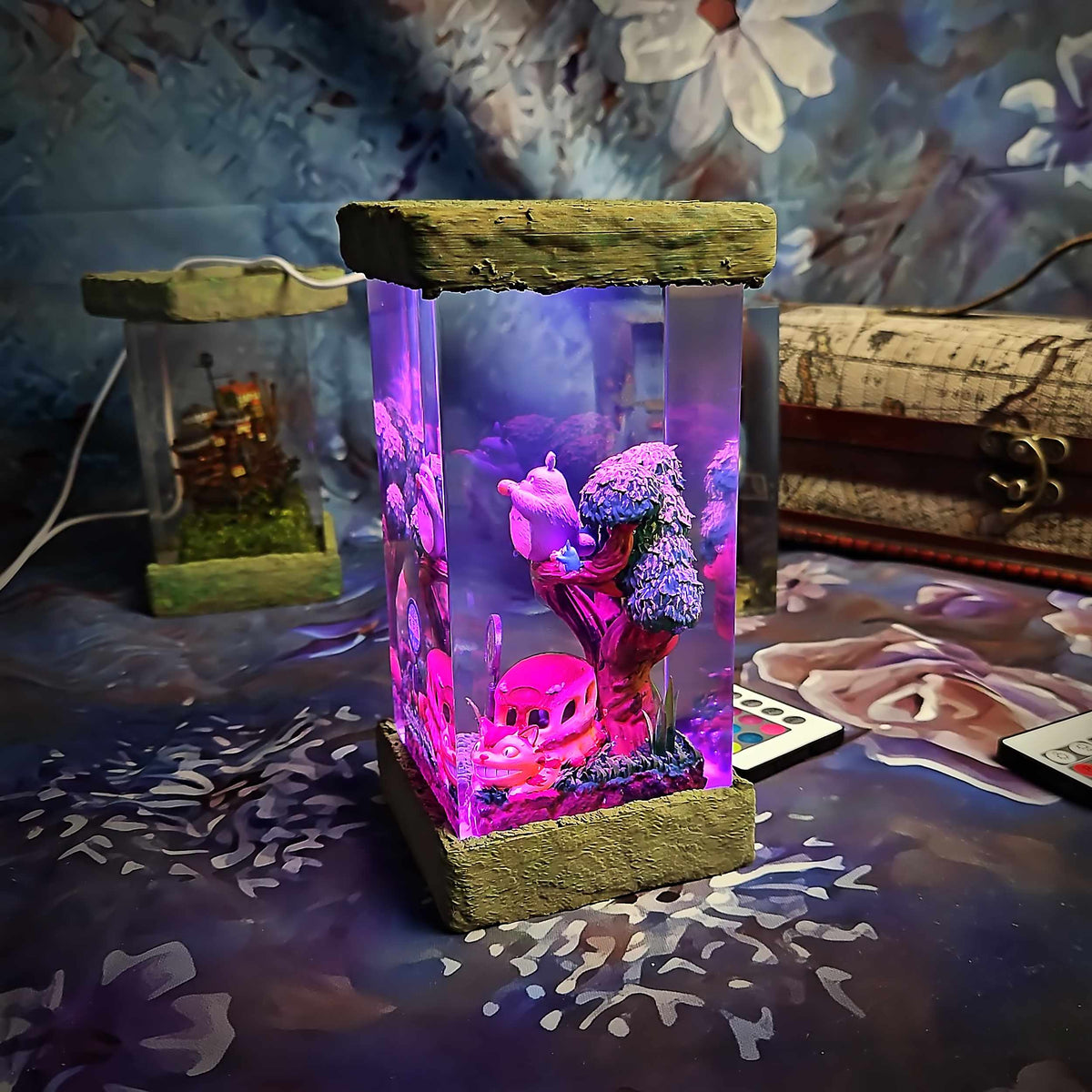 Totoro Resin Lamp, detailed display
