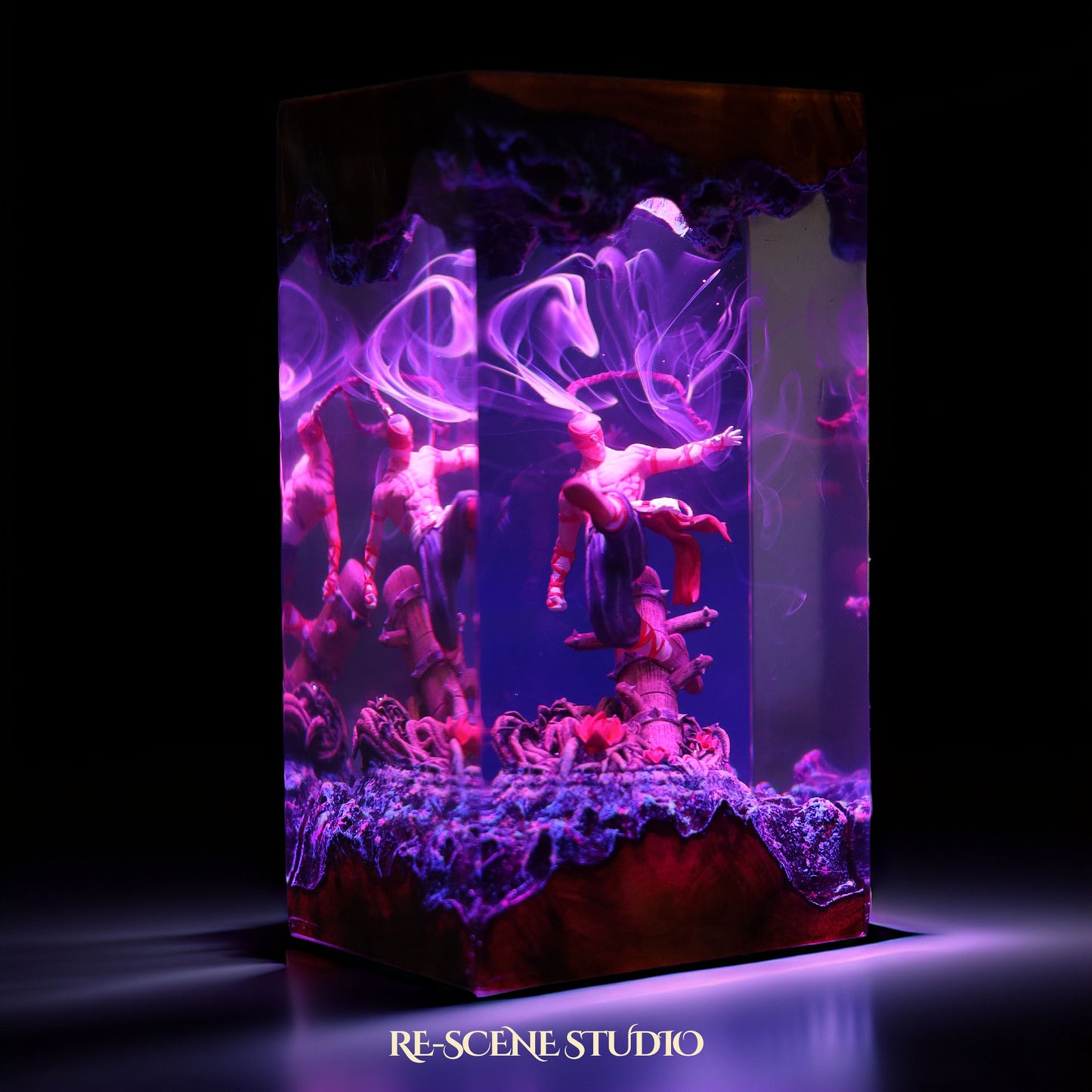 L.ee S.in Resin Lamp — Detailed Display | Premium 3D Resin Diorama with RGB Color-Changing Light