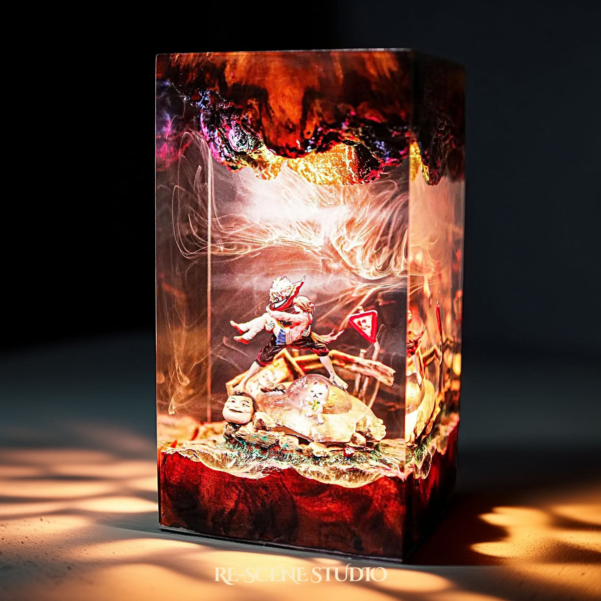 Momo & Okarun Resin Lamp, detailed display