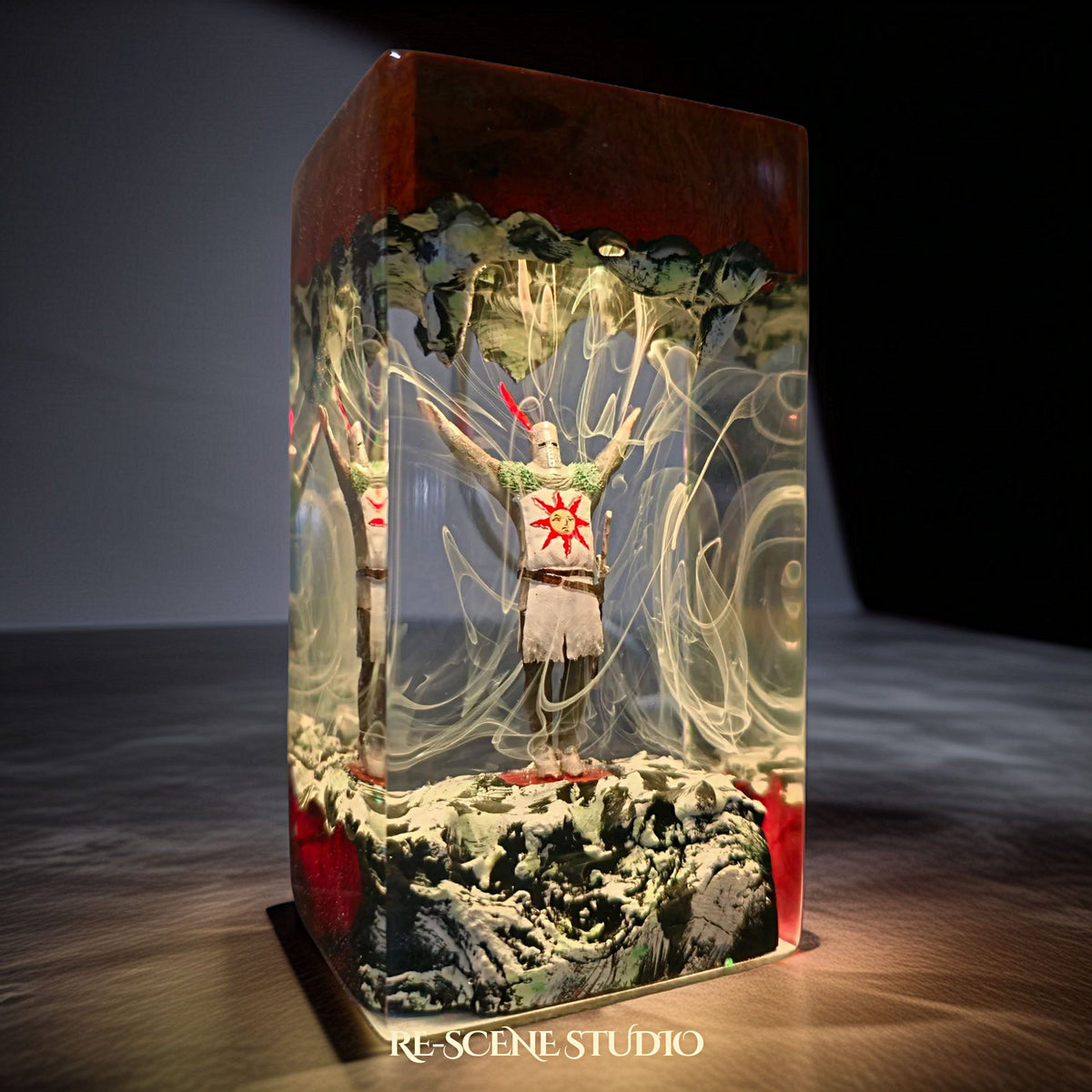 Solaire of Astora Resin Lamp, detailed display
