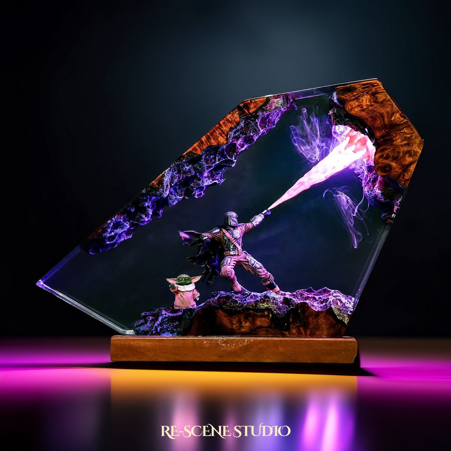 The Mandalorian Resin Lamp - Star Wars: The Mandalorian