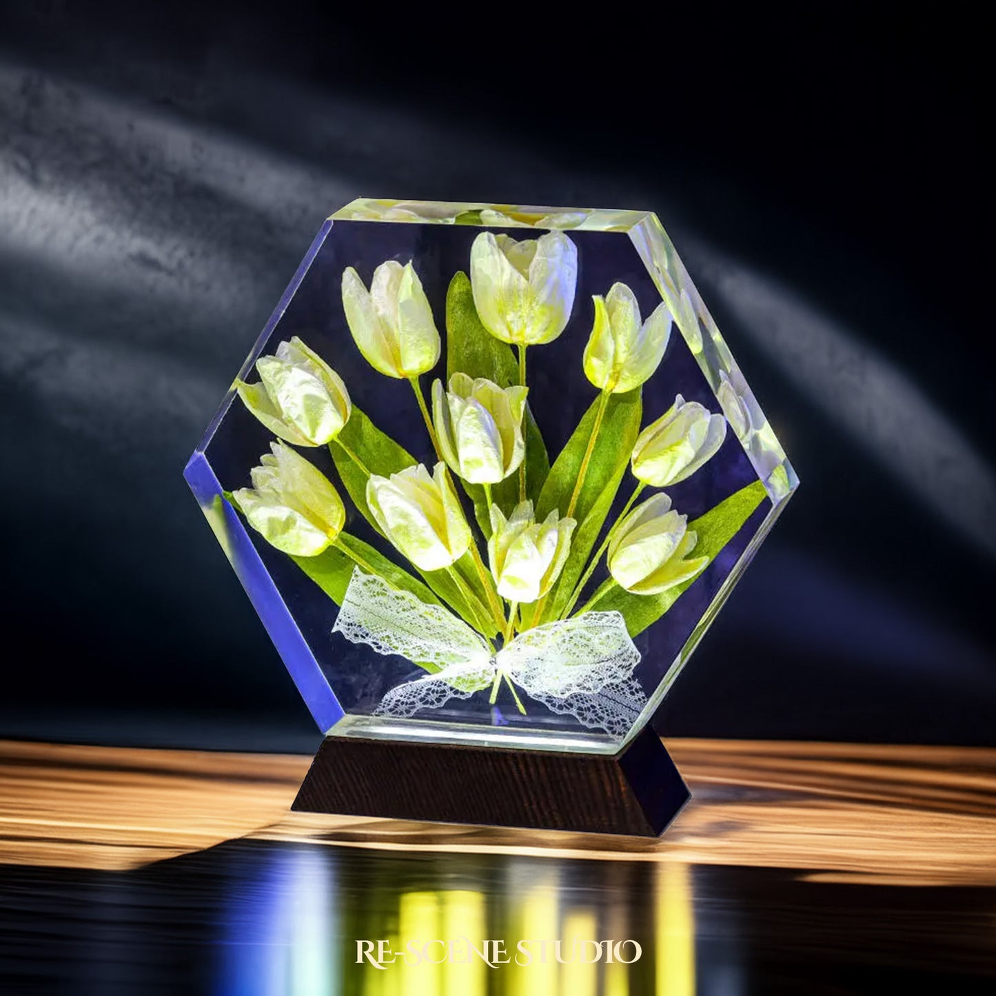 White Tulip Resin Lamp Size M: 5.9x7.1" (15x18cm) / No Engraving – Handmade Epoxy Resin Lamp by Rescene Studio | Rescene Studio