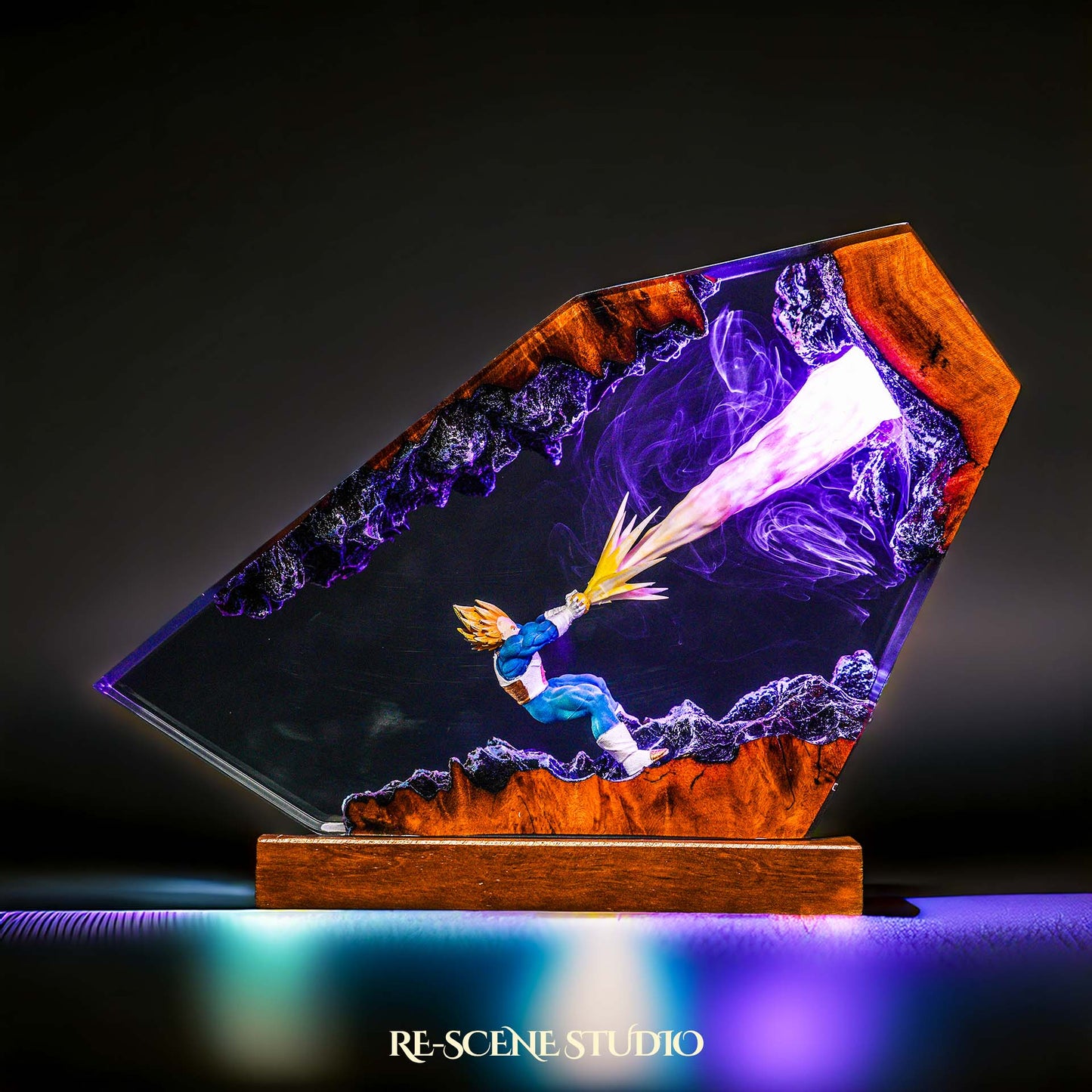 Elite Saiyan Prince Resin Lamp — view 7