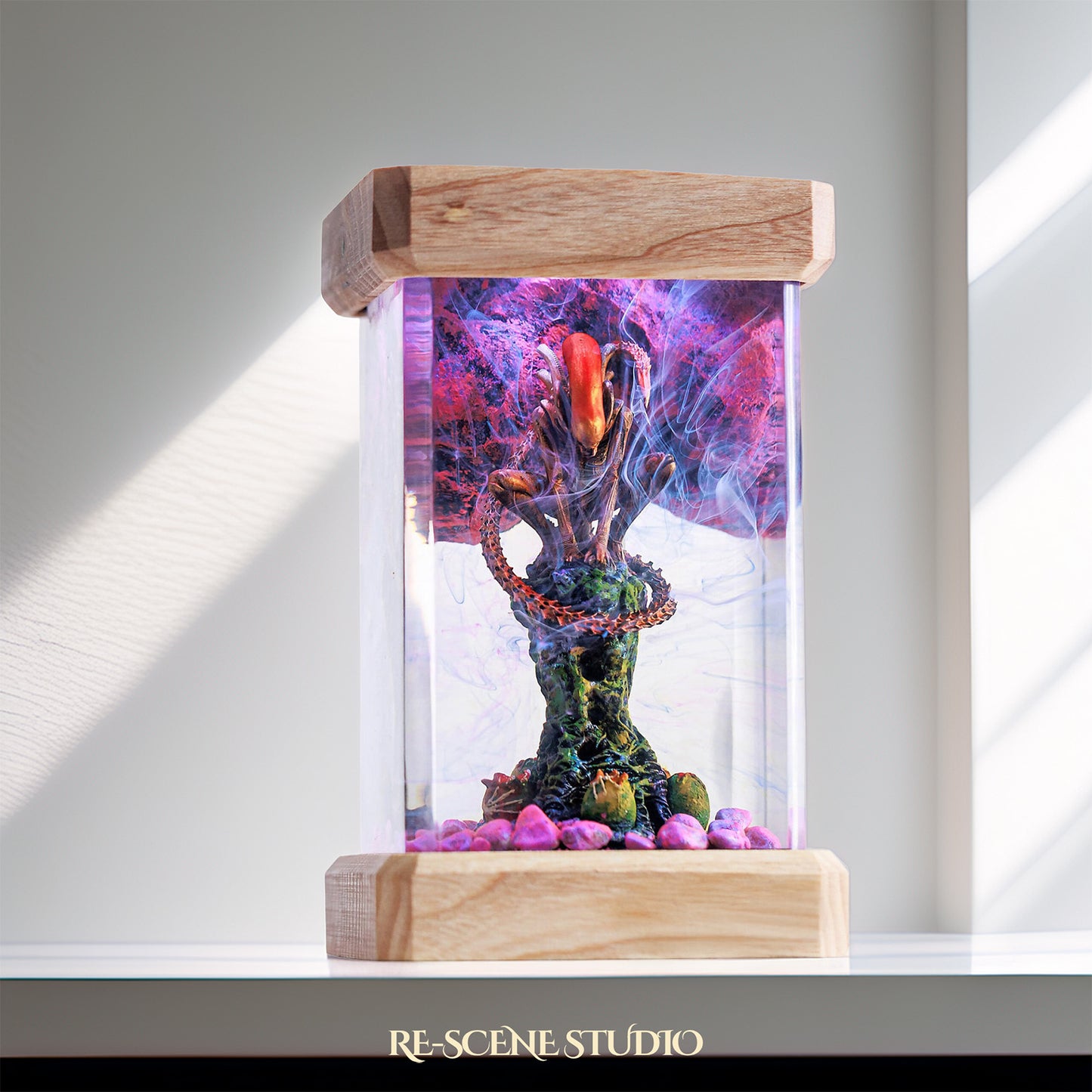 Xenomorph Resin Epoxy Lamp Multicolor / Size M: 6 x 6 x 12 (cm) – Handmade Resin Lamp by Rescene Studio | Rescene Studio