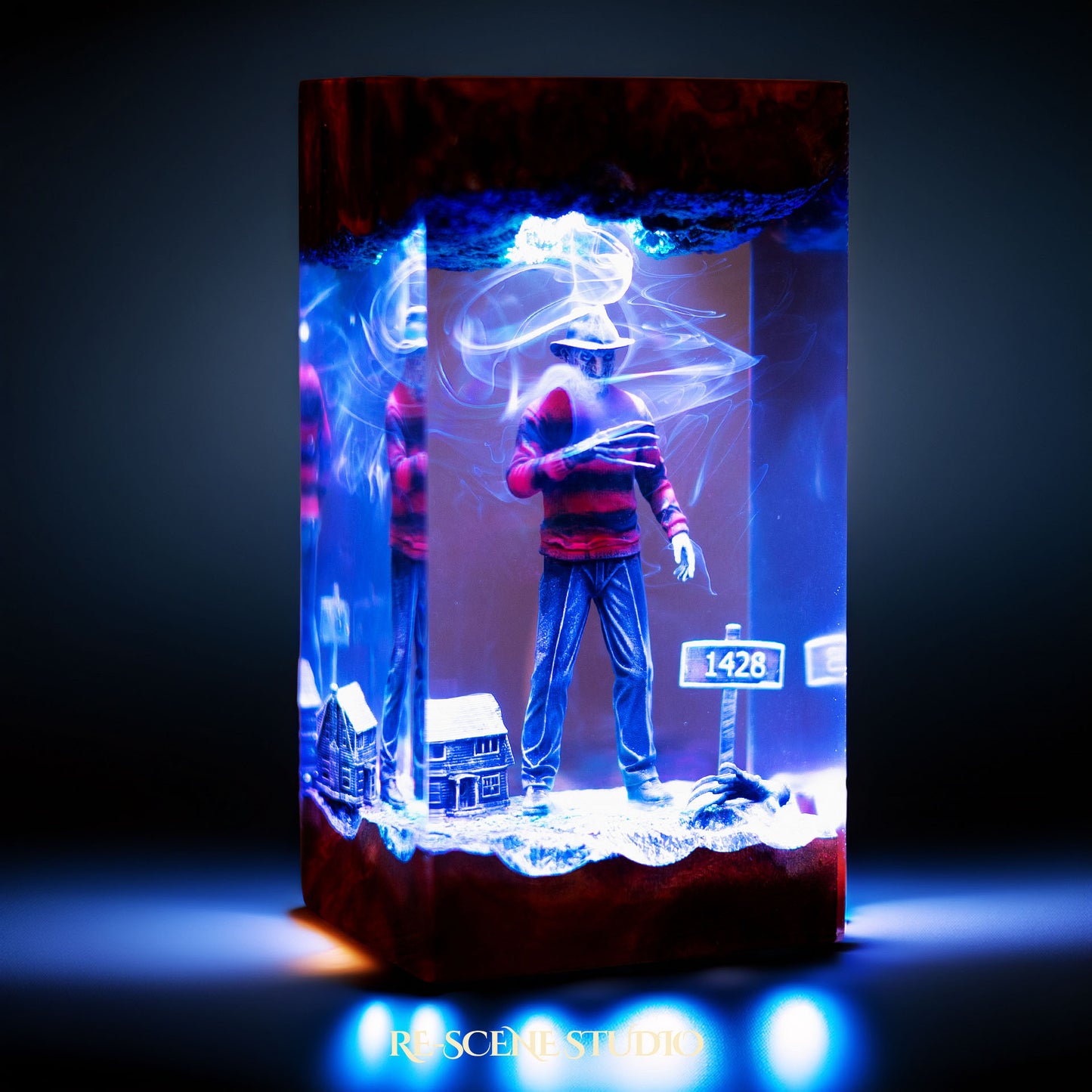 Dream-Stalker Slasher Resin Lamp — view 5