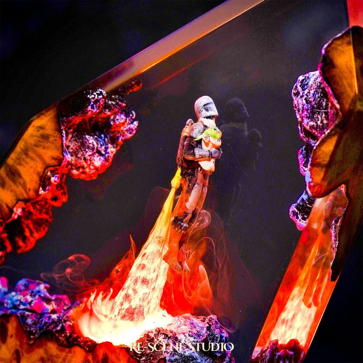 Beskar Bounty Hunter & Tiny Green Apprentice Resin Lamp — Premium Resin Diorama with RGB Light