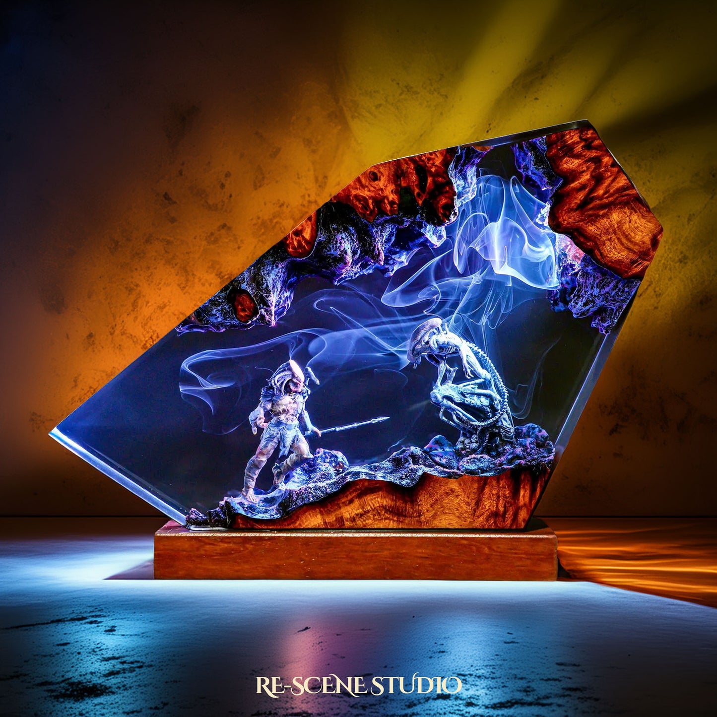 Space Explorer vs Xenomorph - Alien Resin Lamp