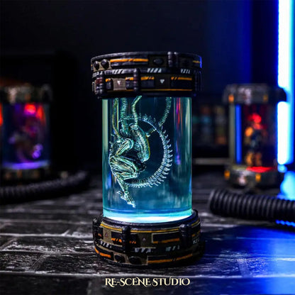 Alien Xenomorph Resin Epoxy Lamp Multicolor / Size XL: 7 x 7 x 14 (cm) – Handmade Resin Lamp by Rescene Studio | Rescene Studio