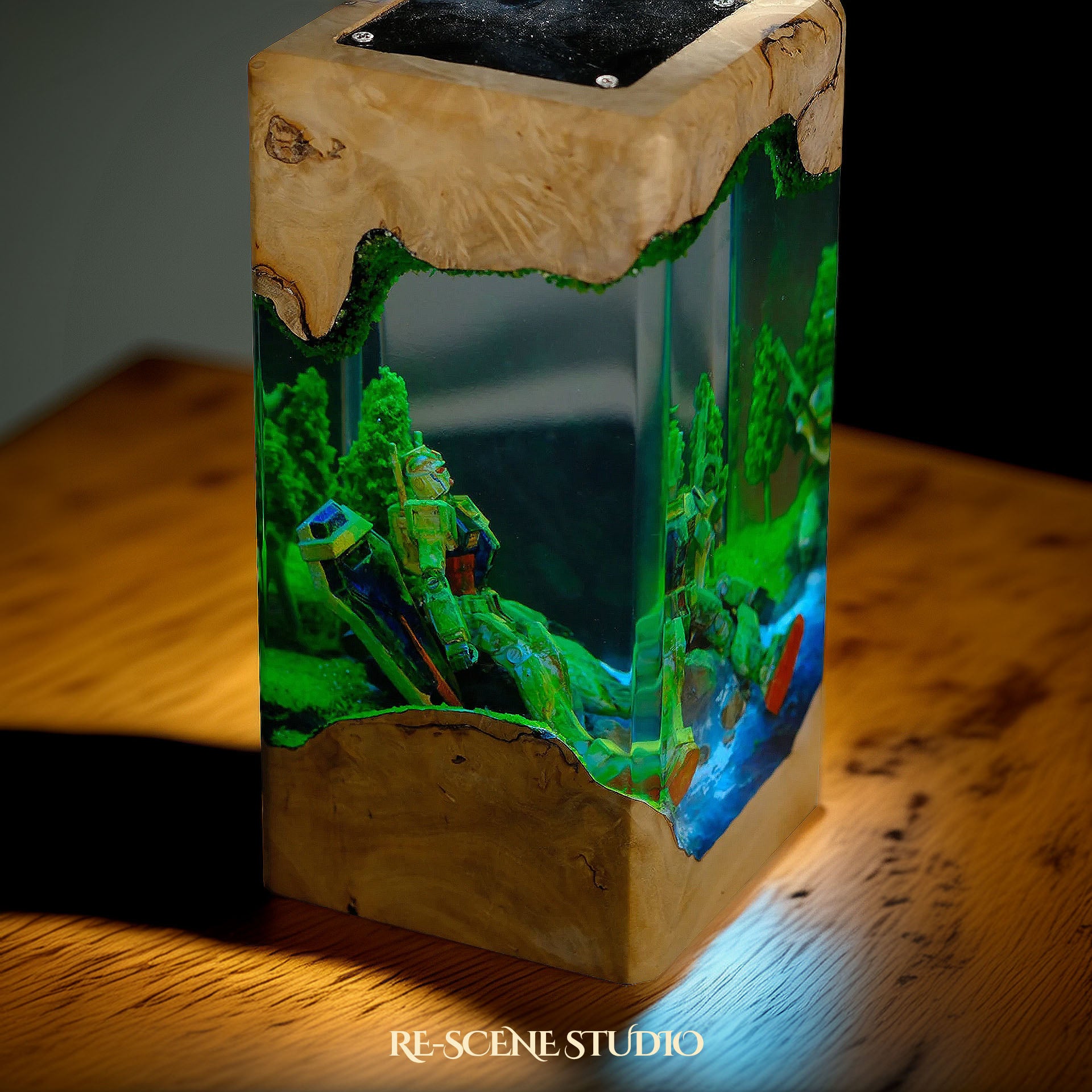 Gundam Aqua Resin Epoxy Lamp Multicolor / Size XL: 8.5 x 8.5 x 16 (cm) – Handmade Epoxy Resin Lamp by Rescene Studio | Rescene Studio