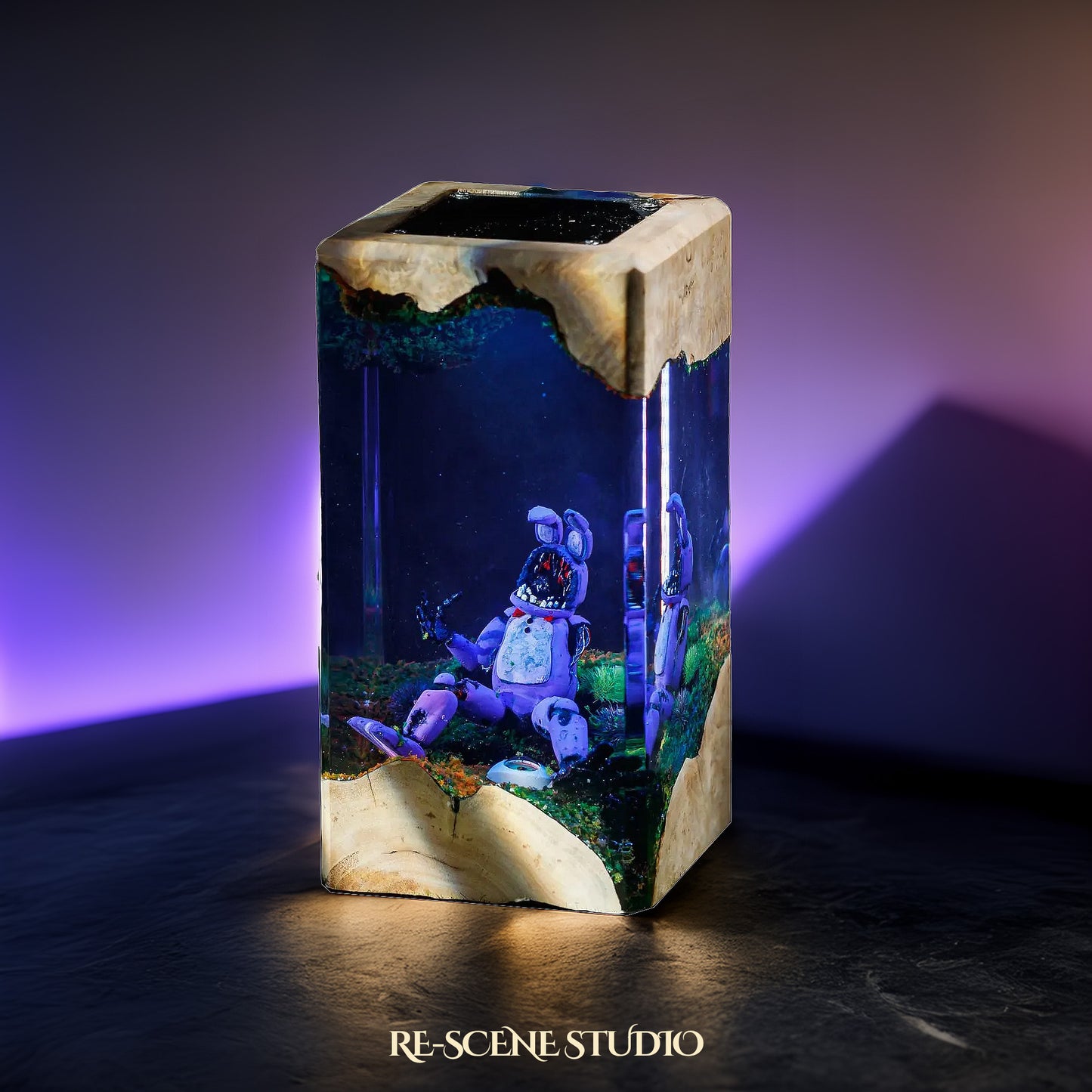 Bonnie Grassfield Resin Epoxy Lamp Multicolor / Size XL: 8.5 x 8.5 x 16 (cm) – Handmade Resin Lamp by Rescene Studio | Rescene Studio