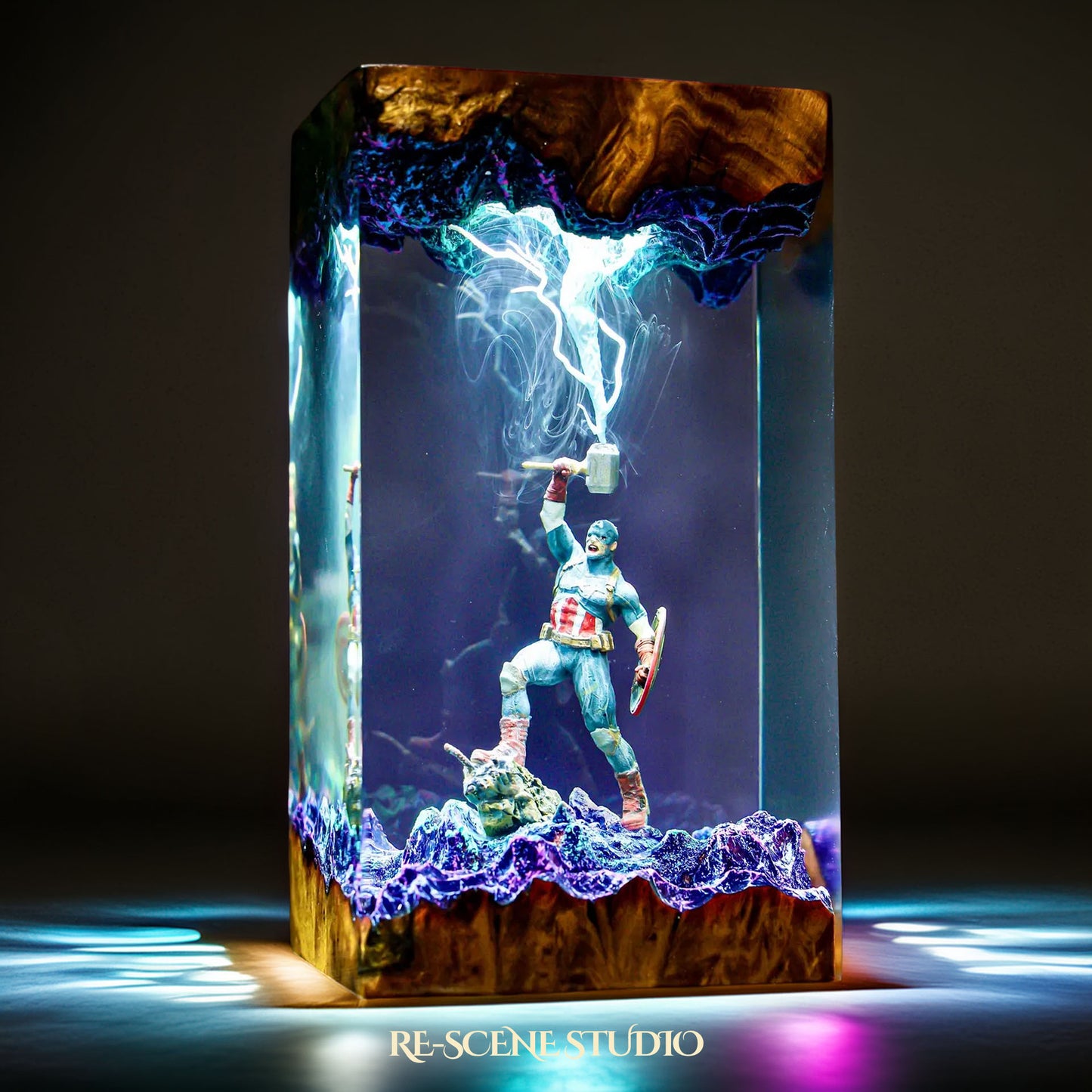 Captain America Resin Lamp - Marvel