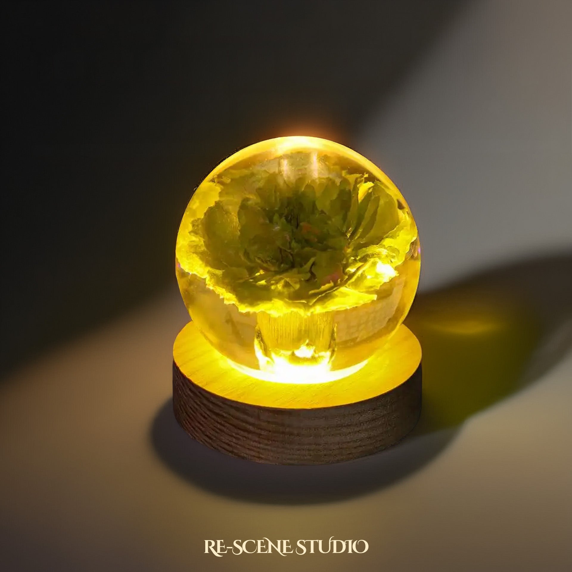 Carnation Sphere Resin Lamp Flower Only / No Engraving / Green – Handmade Epoxy Resin Lamp by Rescene Studio | Rescene Studio