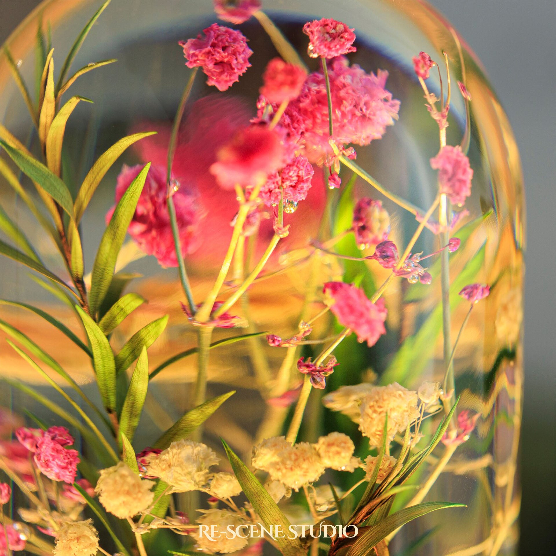 Gypsophila Dome Resin Lamp No Engraving – Handmade Epoxy Resin Lamp by Rescene Studio | Rescene Studio