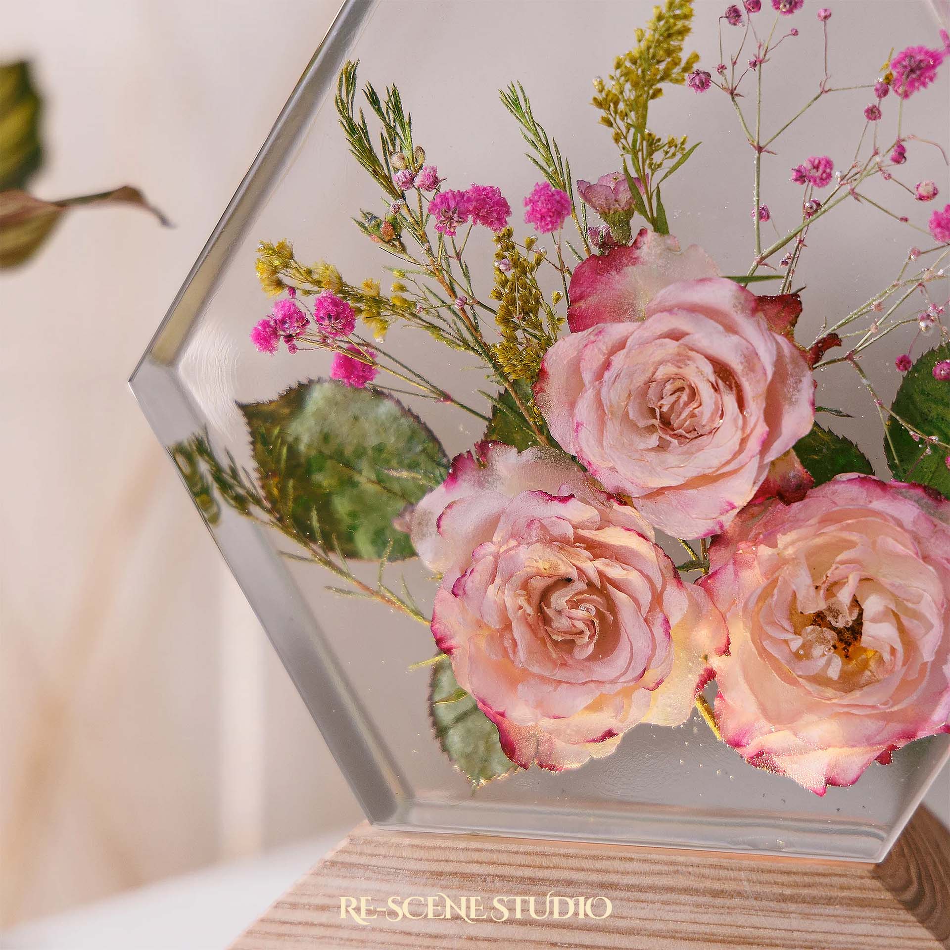 Eternal Rose Garden Resin Epoxy Lamp Multicolor / Size L – Handmade Epoxy Resin Lamp by Rescene Studio | Rescene Studio