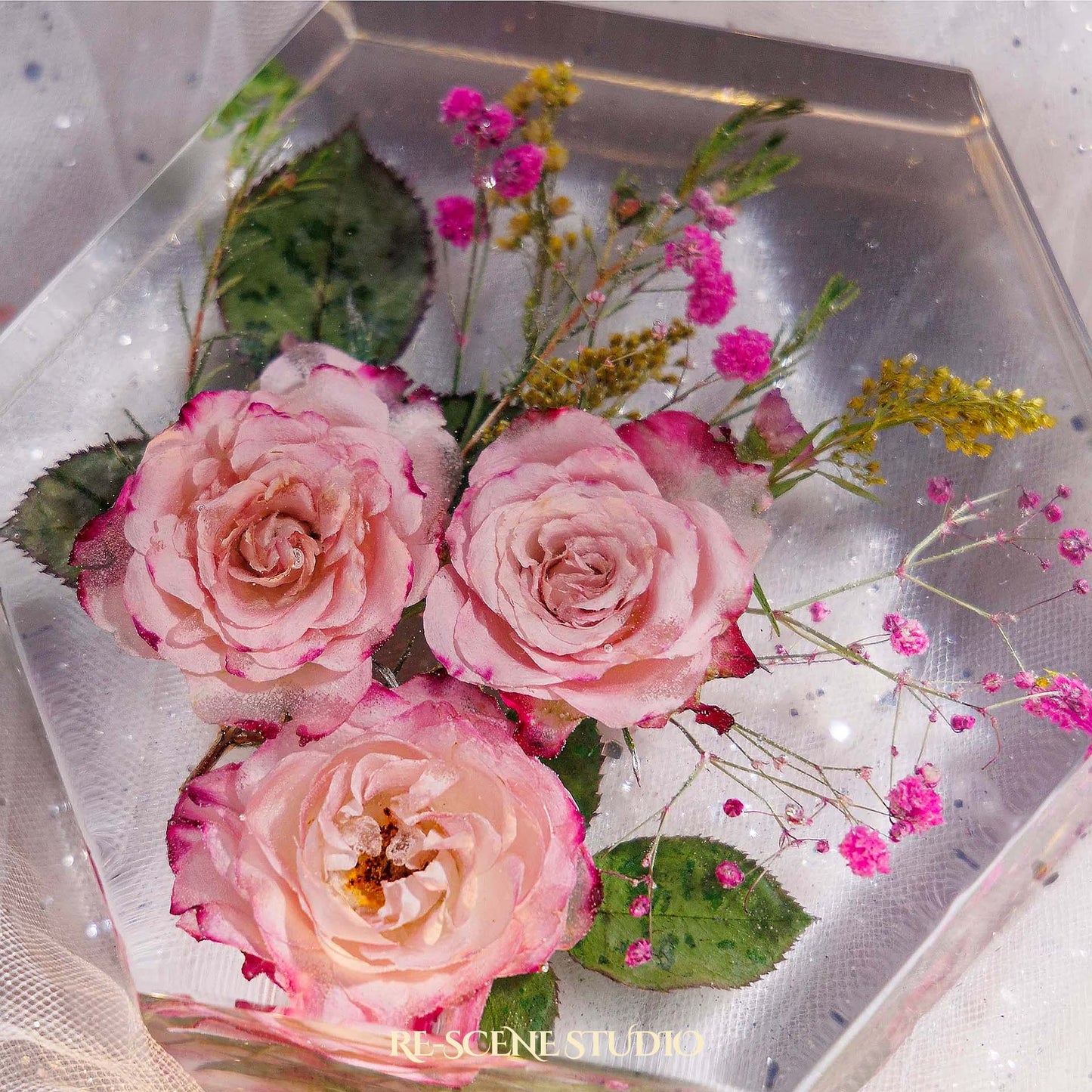 Eternal Rose Garden Resin Epoxy Lamp Multicolor / Size L – Handmade Resin Lamp by Rescene Studio | Rescene Studio