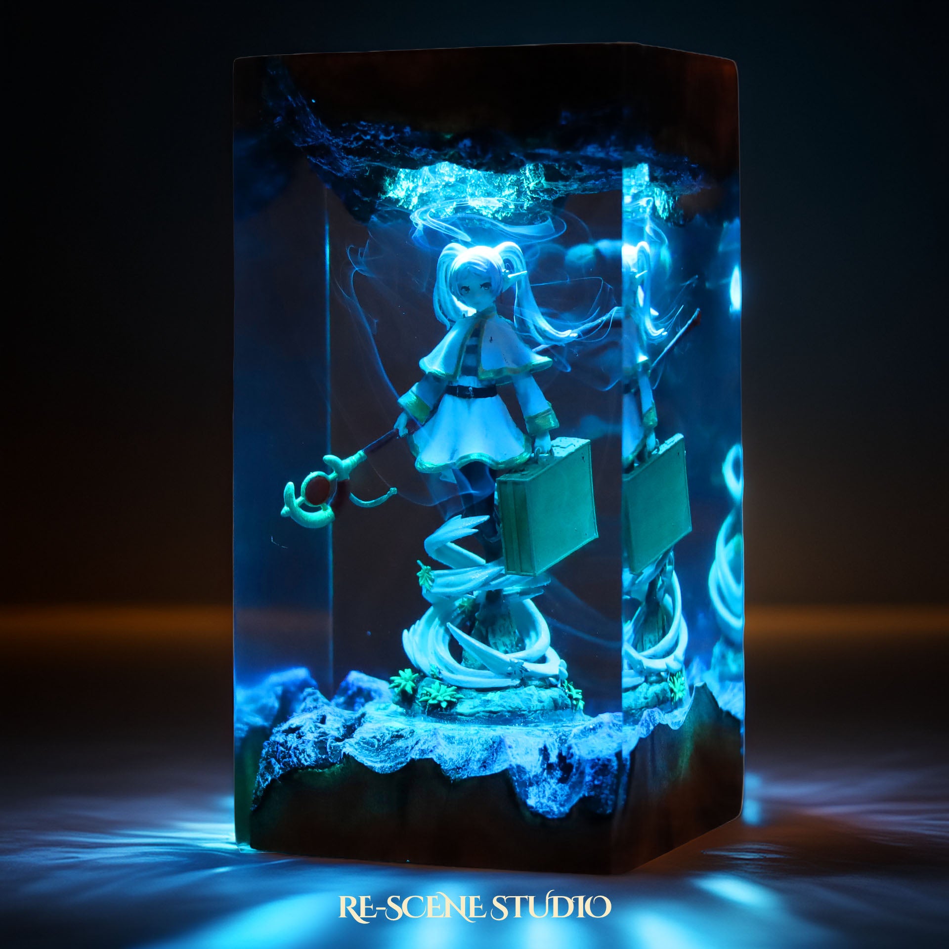 F.rie.ren Resin Lamp — Handcrafted Epoxy Resin LED Lamp | Unique Ambient Decor & Collector's Gift