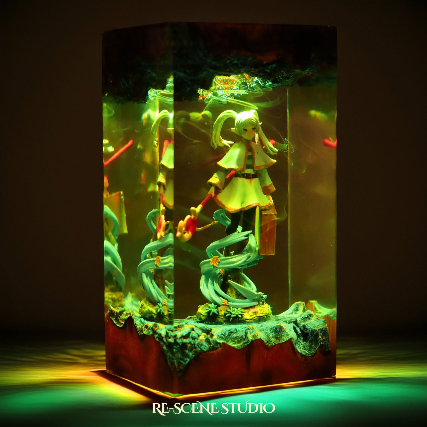 F.rie.ren Resin Lamp — Closeup Detail | Original Epoxy Resin Sculpture with Built-in LED Glow