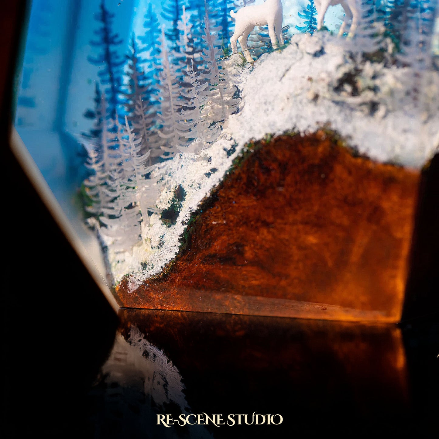 Deer on Snowy Mountain Resin Lamp Multicolor / Size M: 8 x 12 (cm) – Handmade Resin Lamp by Rescene Studio | Rescene Studio