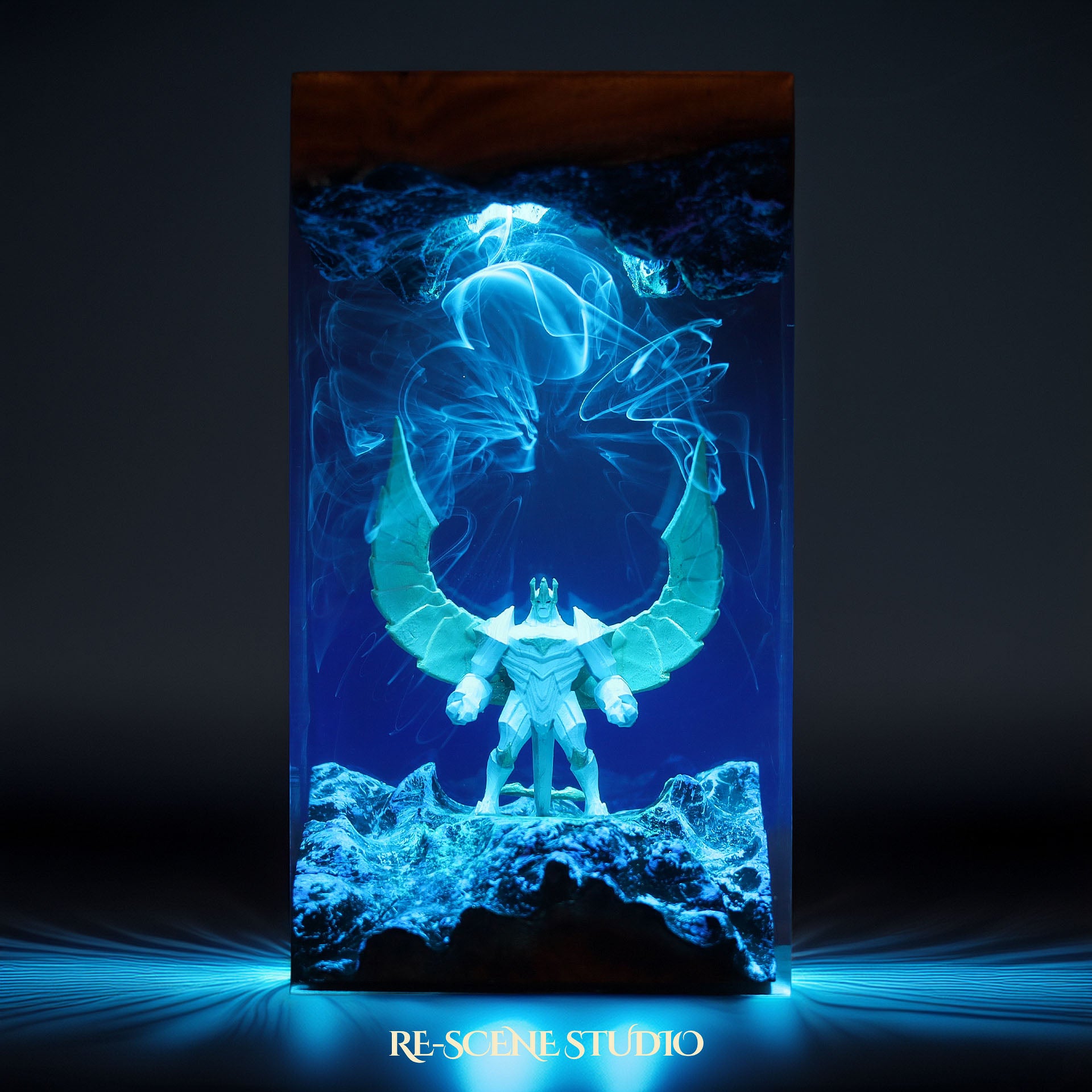G.alio Resin Lamp — Closeup Detail | Original Epoxy Resin Sculpture with Built-in LED Glow