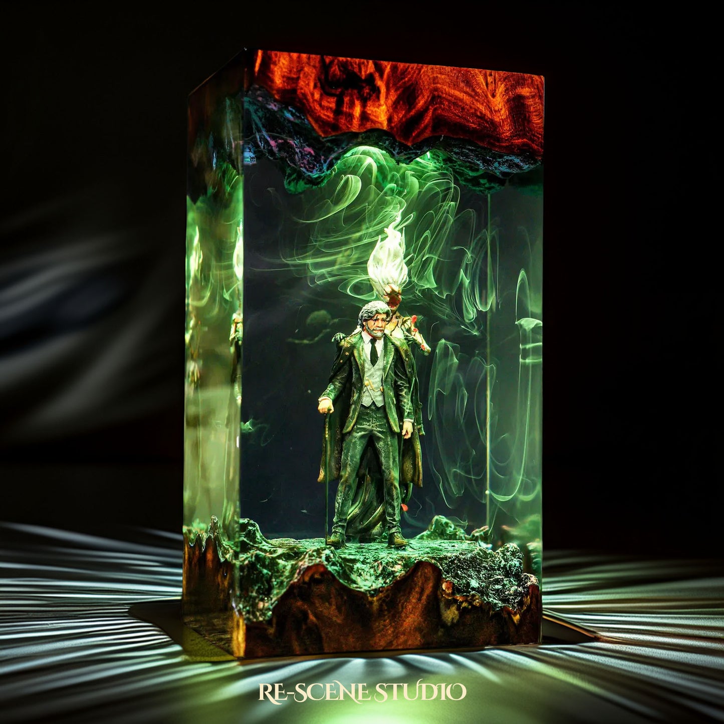George Osric and Ranrok Resin Lamp - Hogwarts Legacy