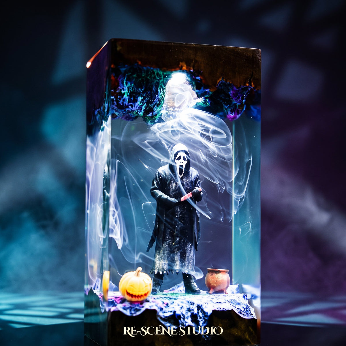 Ghostface Resin Lamp (Scream), hand-poured epoxy resin night light glowing in 16 RGB colors