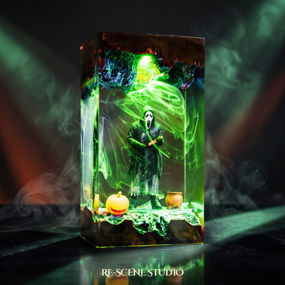 Scream collectible: the Ghostface Resin Lamp, handmade on a wooden base