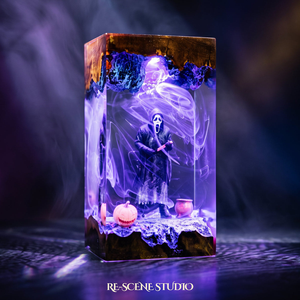 Ghostface Resin Lamp lit up in the dark, Scream resin diorama lamp for desk or shelf