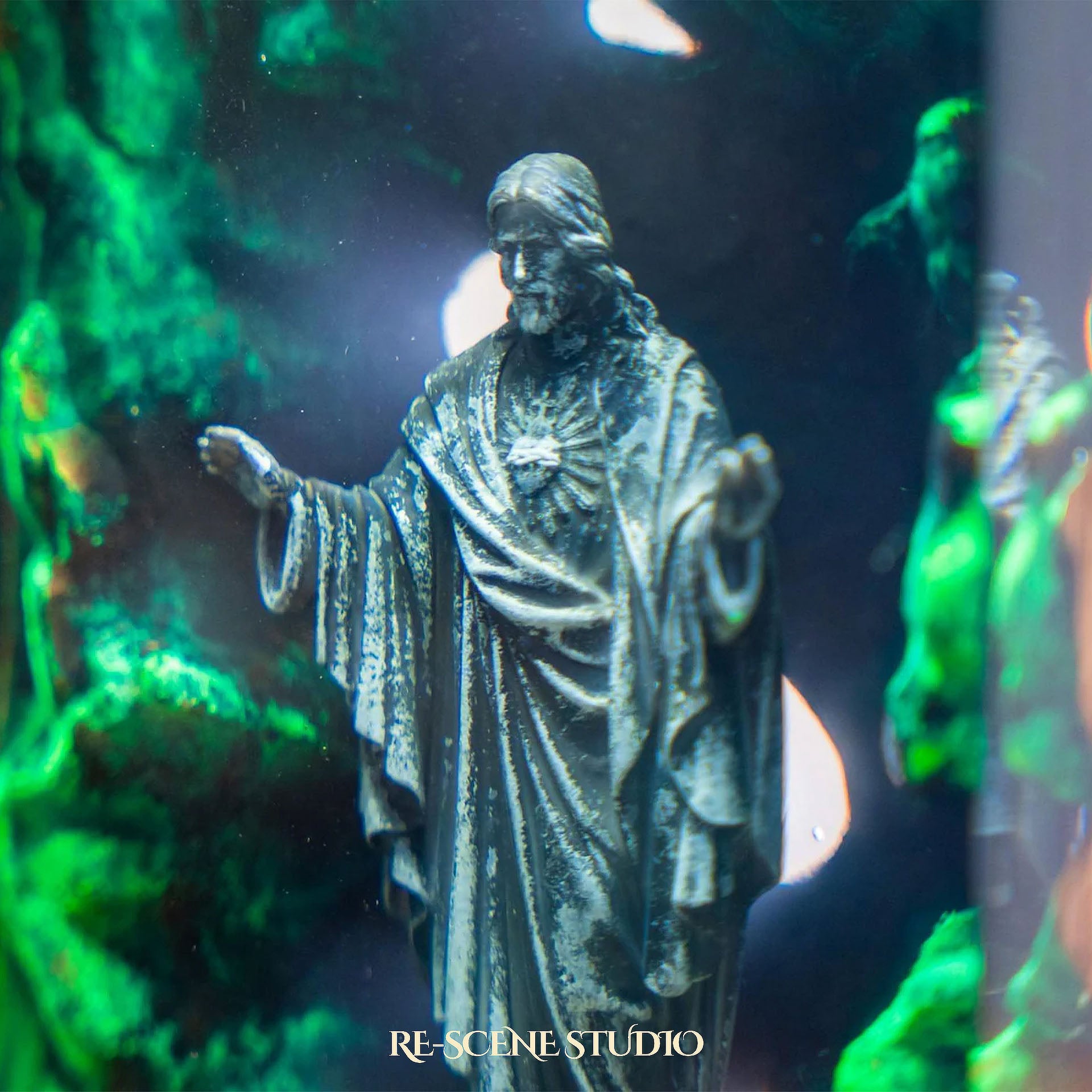 Green Jesus Resin Epoxy Lamp Multicolor / Size L: 9 x 13 (cm) – Handmade Epoxy Resin Lamp by Rescene Studio | Rescene Studio