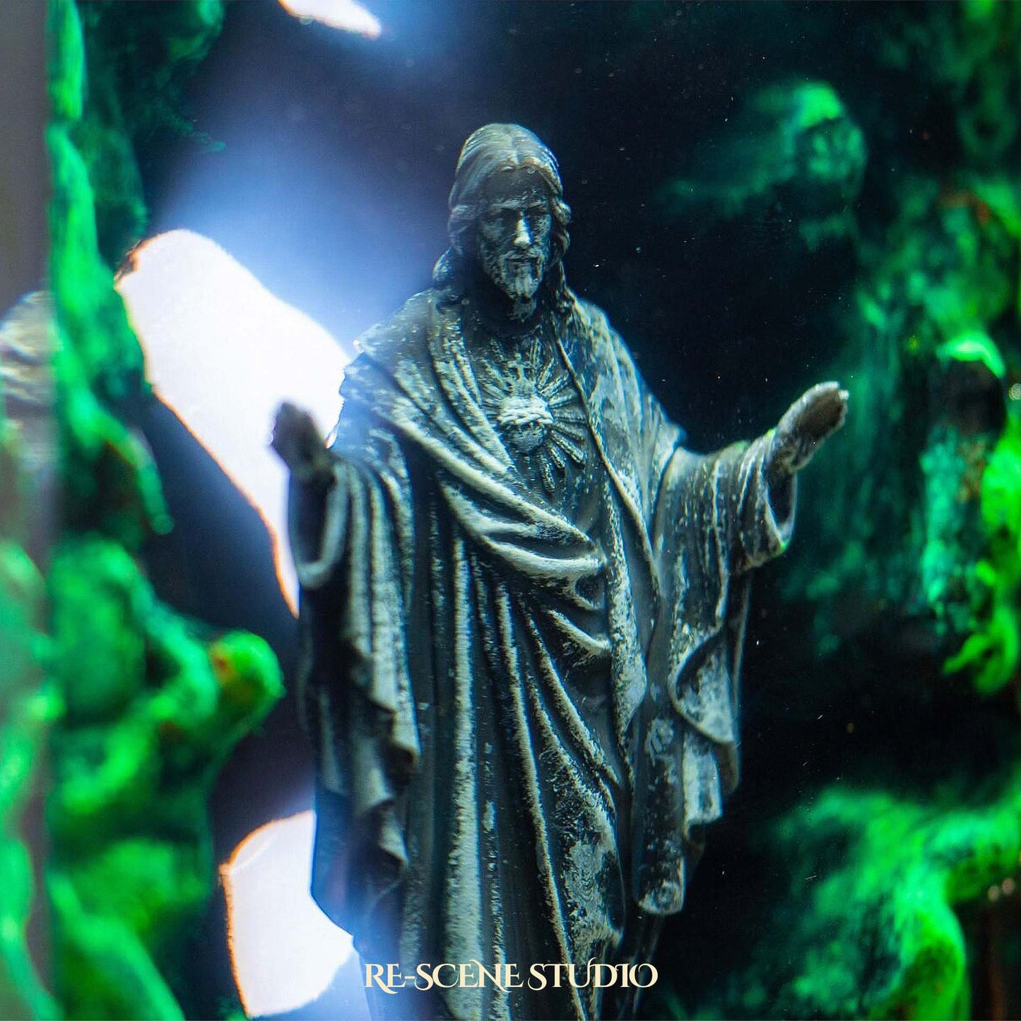 Green Jesus Resin Epoxy Lamp Multicolor / Size L: 9 x 13 (cm) – Handmade Resin Lamp by Rescene Studio | Rescene Studio