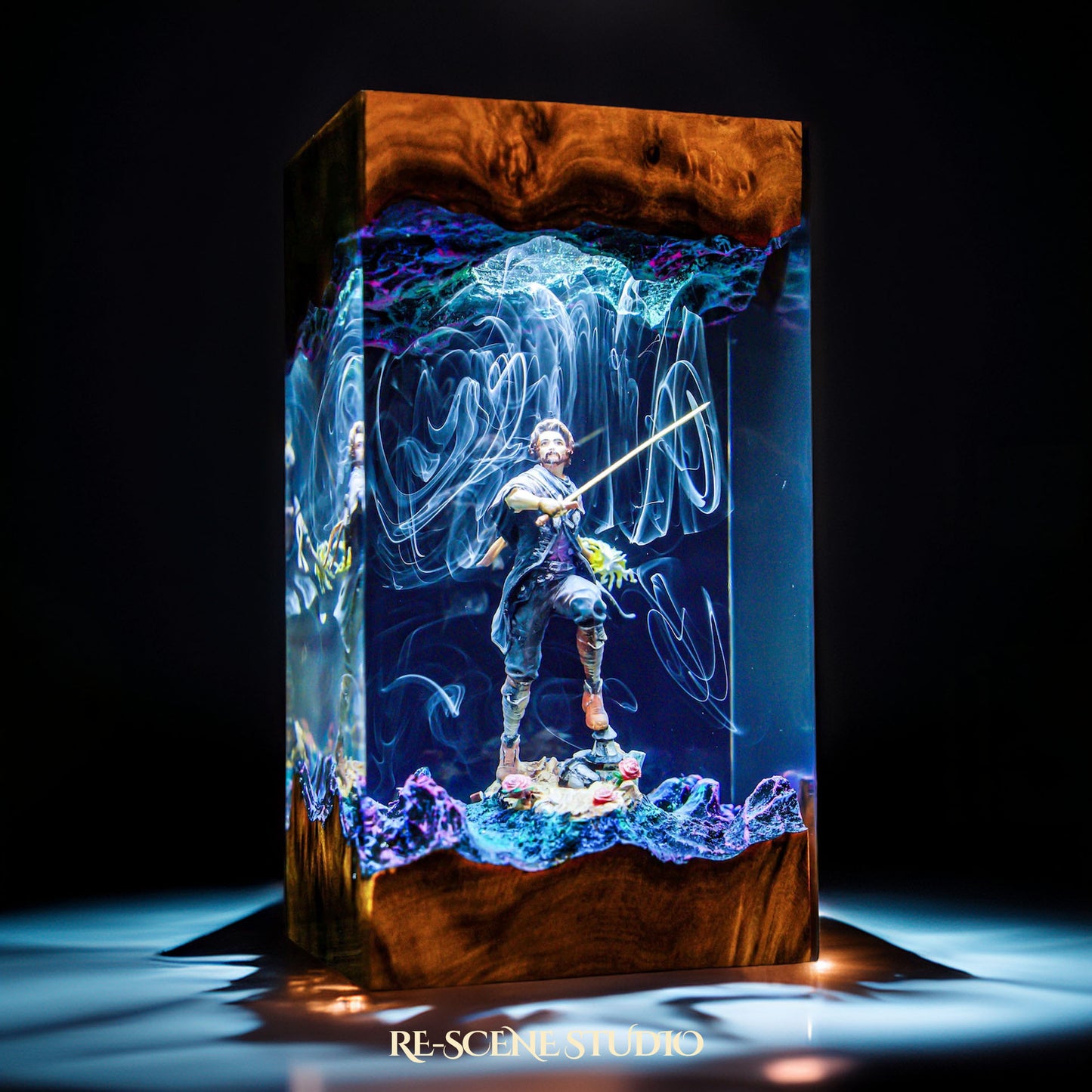 Gustave Resin Lamp - Clair Obscur: Expedition 33