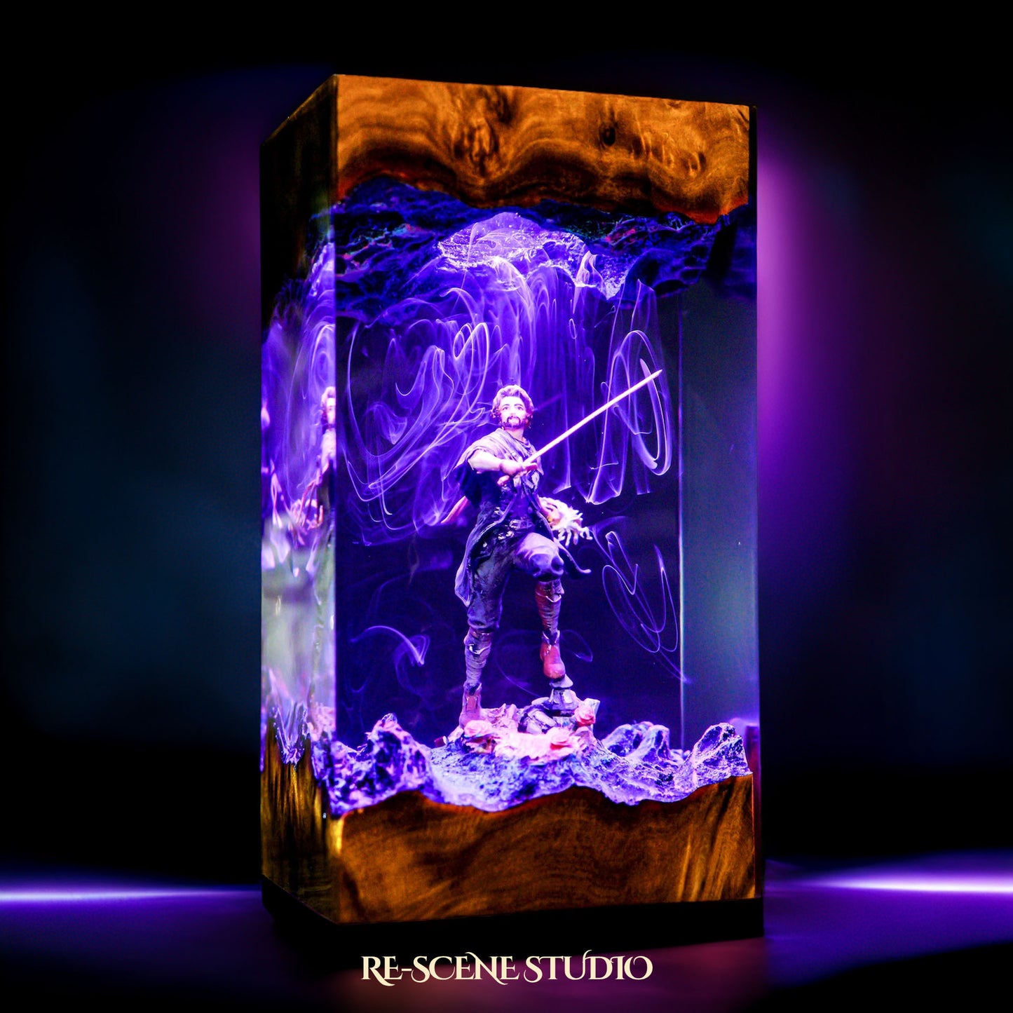 Gustave Resin Lamp - Clair Obscur: Expedition 33