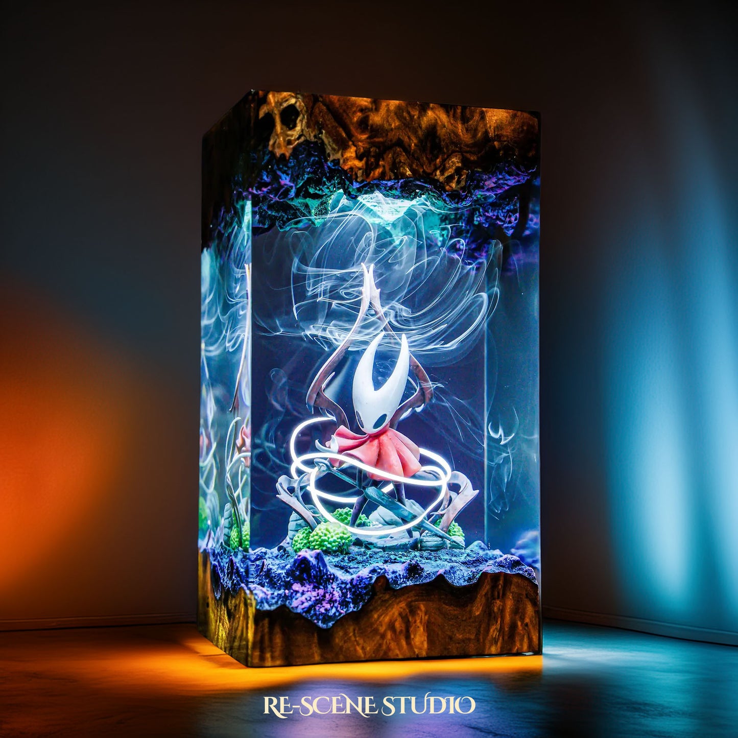 Hornet Resin Lamp - Hollow Knight: Silksong