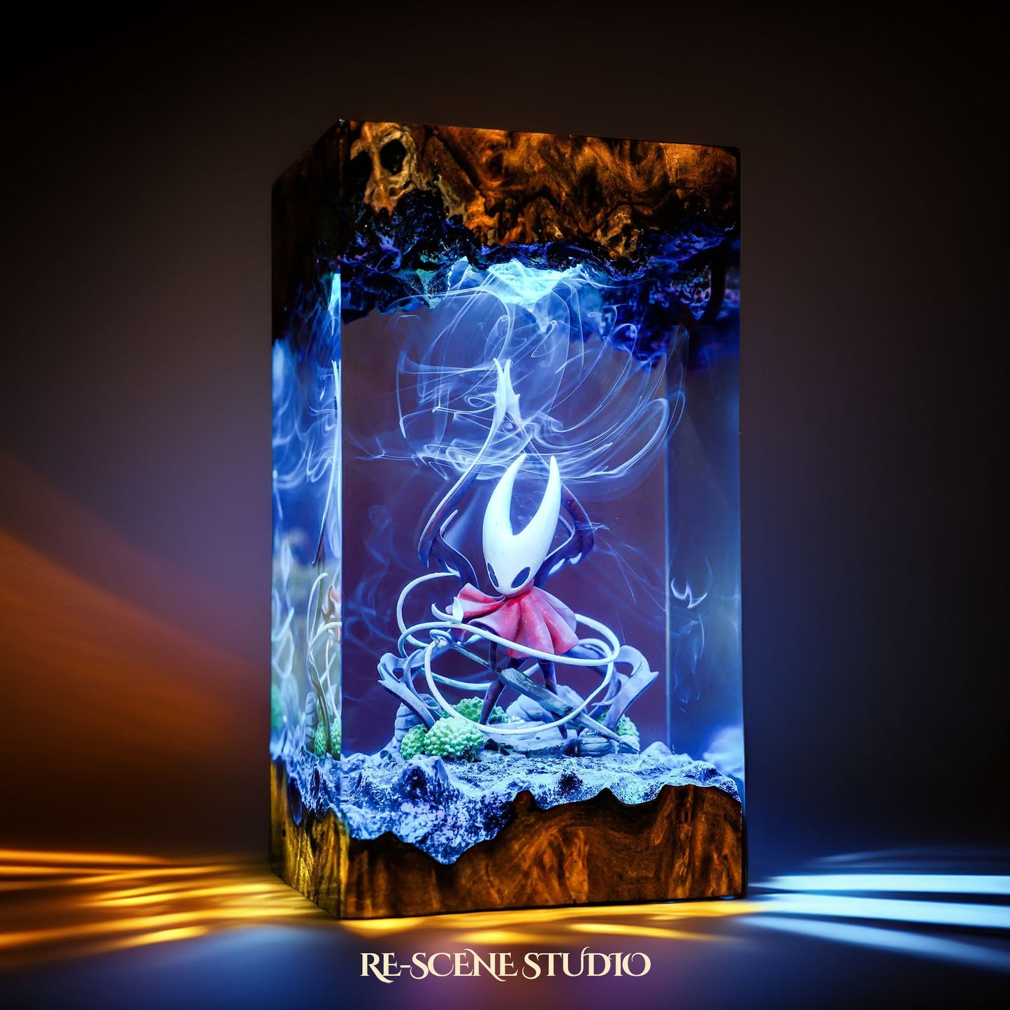 Hornet Resin Lamp - Hollow Knight: Silksong
