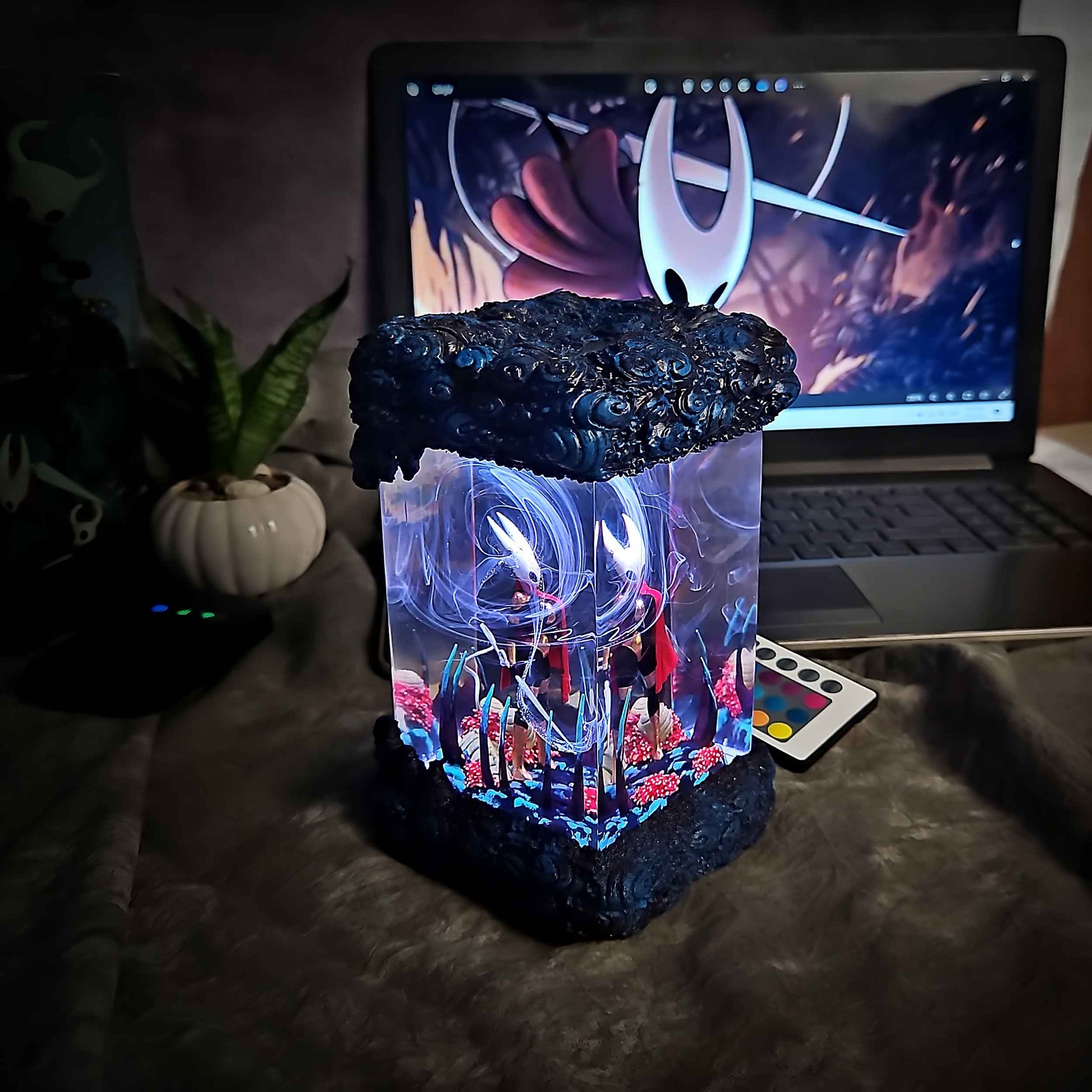 Hornet Resin Lamp – Hollow Knight Multicolor / Size M – Handmade Epoxy Resin Lamp by Rescene Studio | Rescene Studio