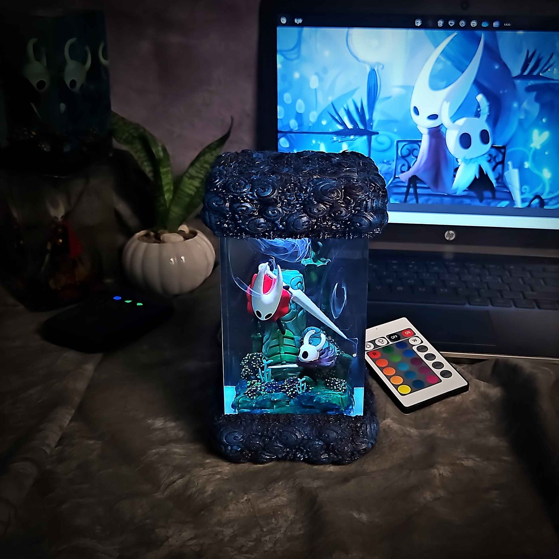 Hornet & The Knight Resin Lamp – Hollow Knight Multicolor / Size M – Handmade Epoxy Resin Lamp by Rescene Studio | Rescene Studio