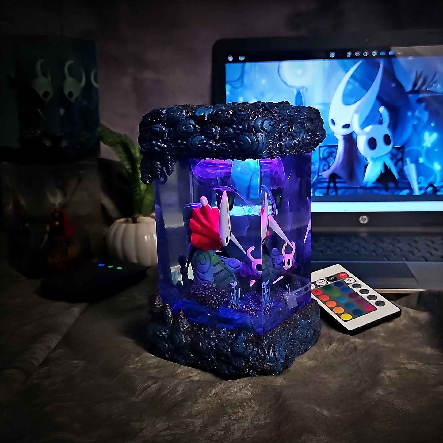 Hornet & The Knight Resin Lamp – Hollow Knight Multicolor / Size M – Handmade Resin Lamp by Rescene Studio | Rescene Studio