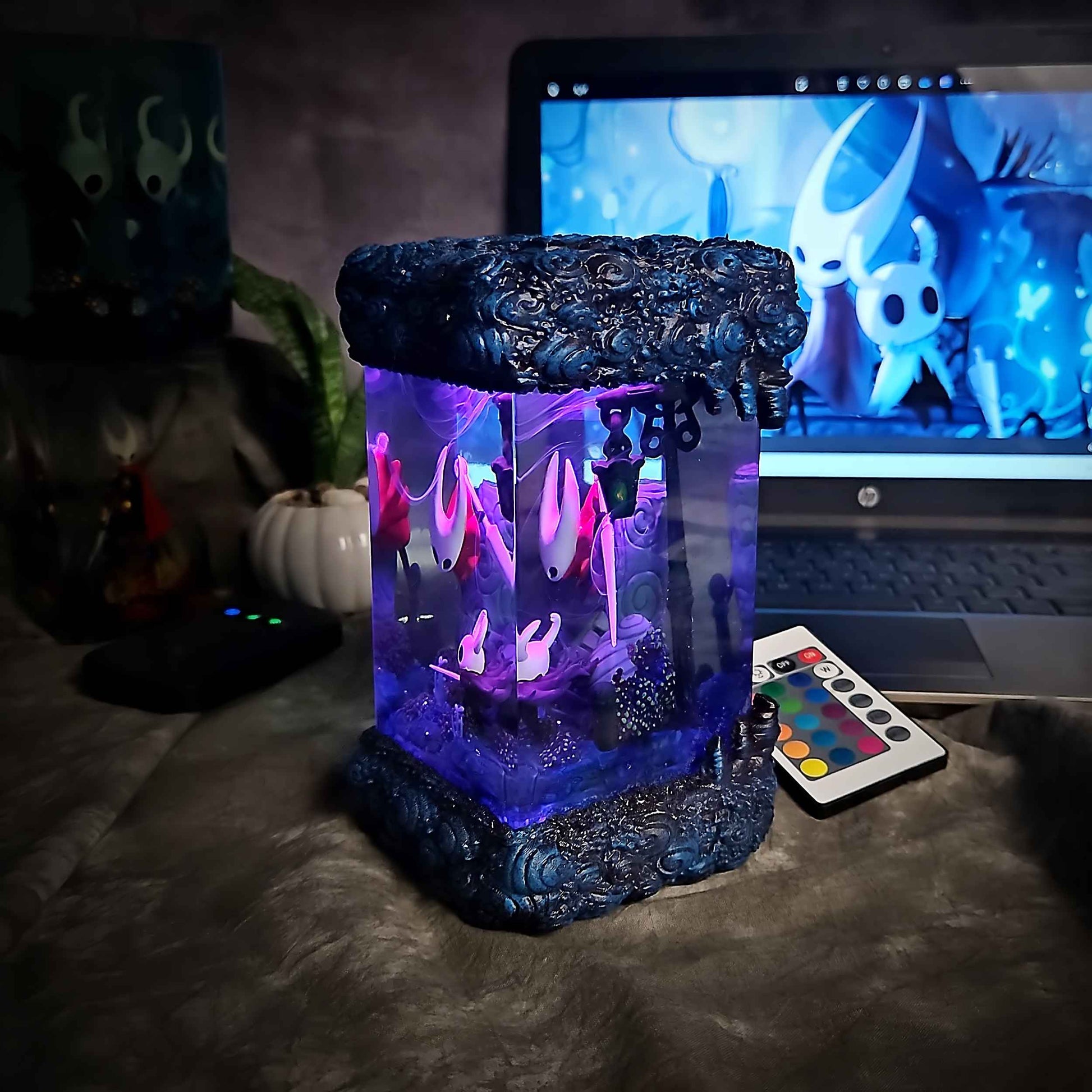 Hornet & The Knight Resin Lamp – Hollow Knight Multicolor / Size M – Handmade Epoxy Resin Lamp by Rescene Studio | Rescene Studio
