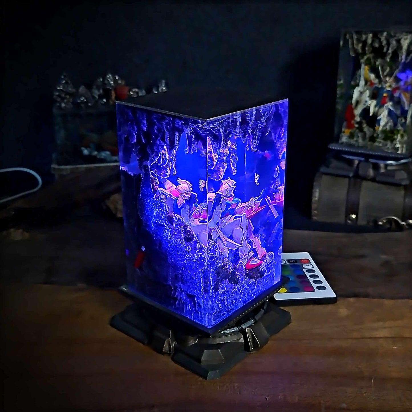 RX-78-2 Gundam Resin Lamp - Mobile Suit Gundam Multicolor / Size M – Handmade Resin Lamp by Rescene Studio | Rescene Studio