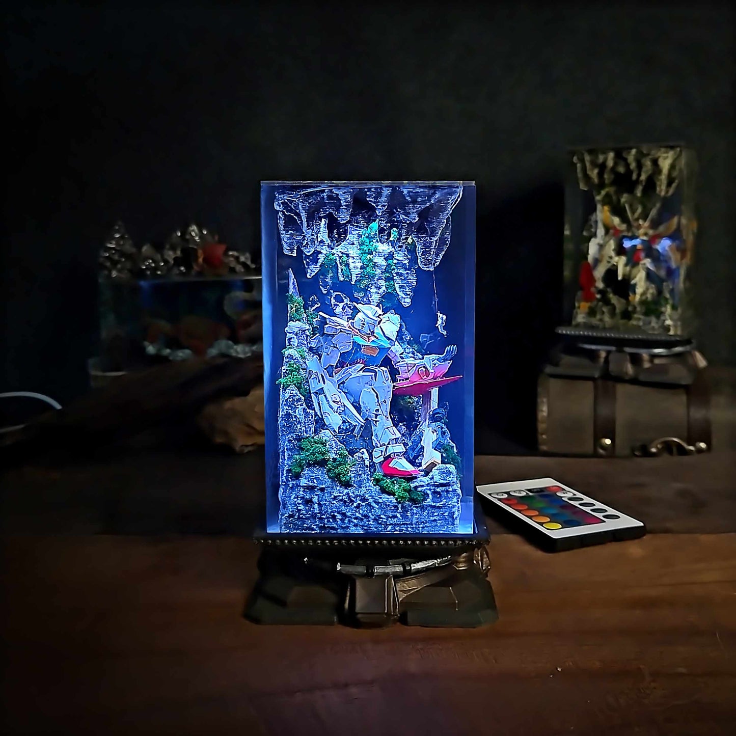 RX-78-2 Gundam Resin Lamp - Mobile Suit Gundam Multicolor / Size M – Handmade Resin Lamp by Rescene Studio | Rescene Studio