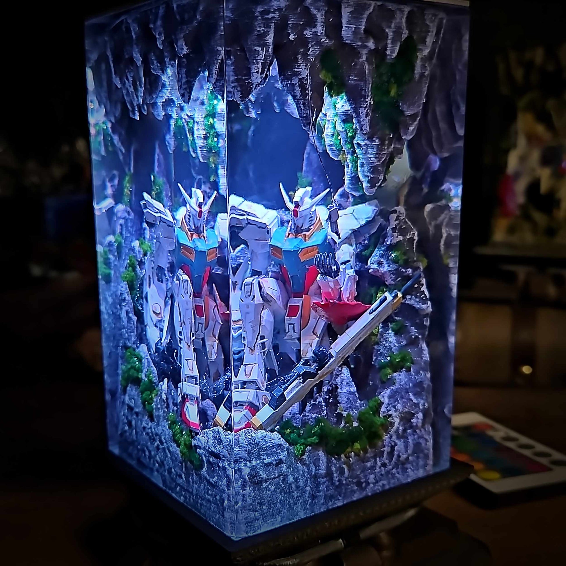 RX-78-2 Gundam Resin Lamp - Mobile Suit Gundam Multicolor / Size M – Handmade Epoxy Resin Lamp by Rescene Studio | Rescene Studio