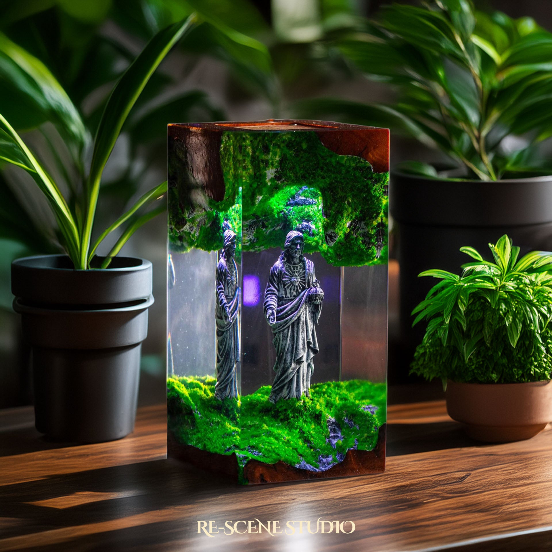 Jesus Resin Epoxy Lamp Multicolor / Size M: 7 x 13 x 7 (cm) – Handmade Epoxy Resin Lamp by Rescene Studio | Rescene Studio