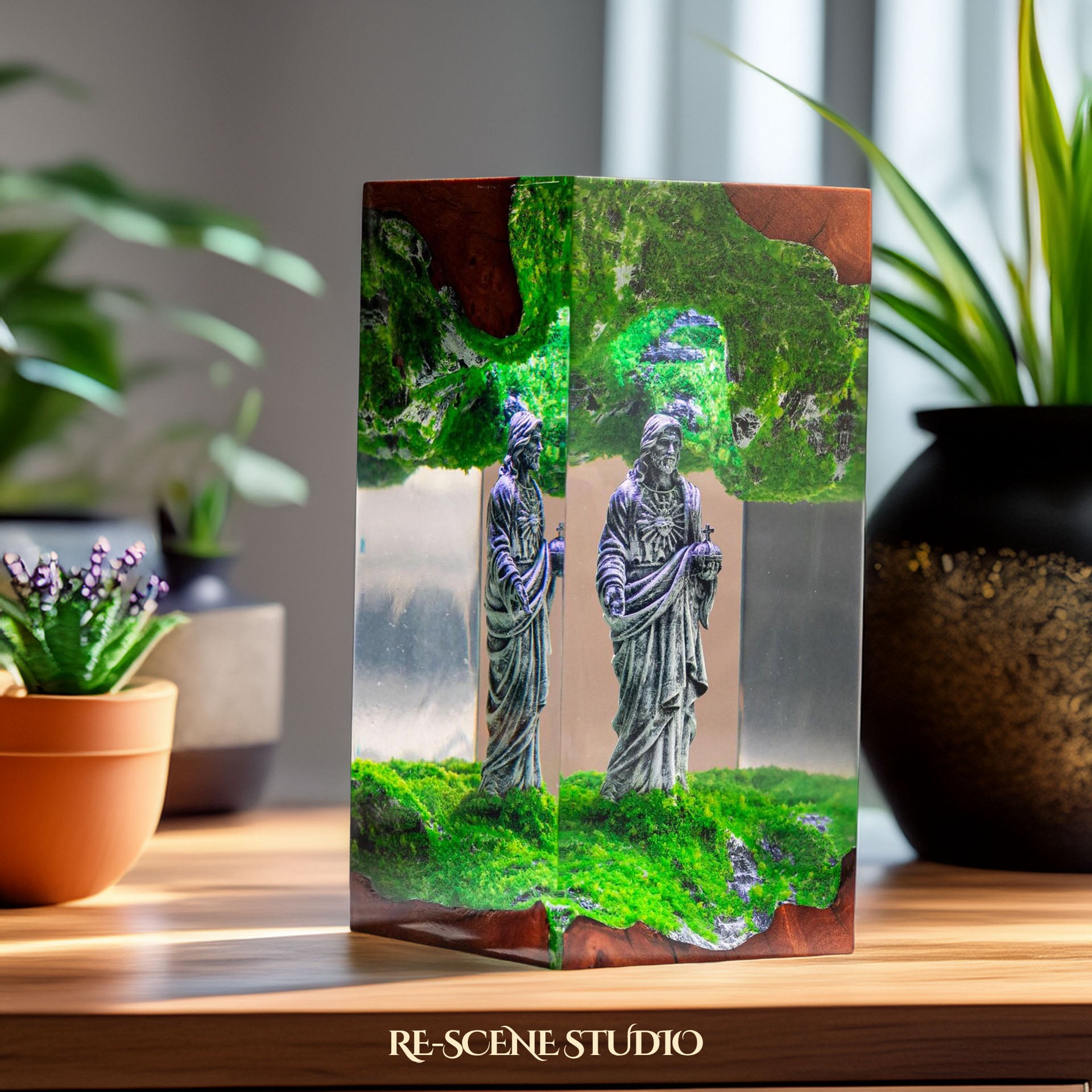 Jesus Resin Epoxy Lamp Multicolor / Size M: 7 x 13 x 7 (cm) – Handmade Epoxy Resin Lamp by Rescene Studio | Rescene Studio