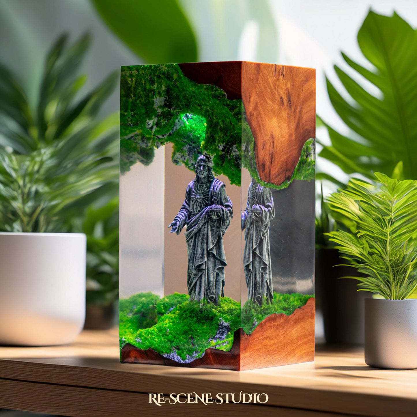 Jesus Resin Epoxy Lamp Multicolor / Size M: 7 x 13 x 7 (cm) – Handmade Resin Lamp by Rescene Studio | Rescene Studio