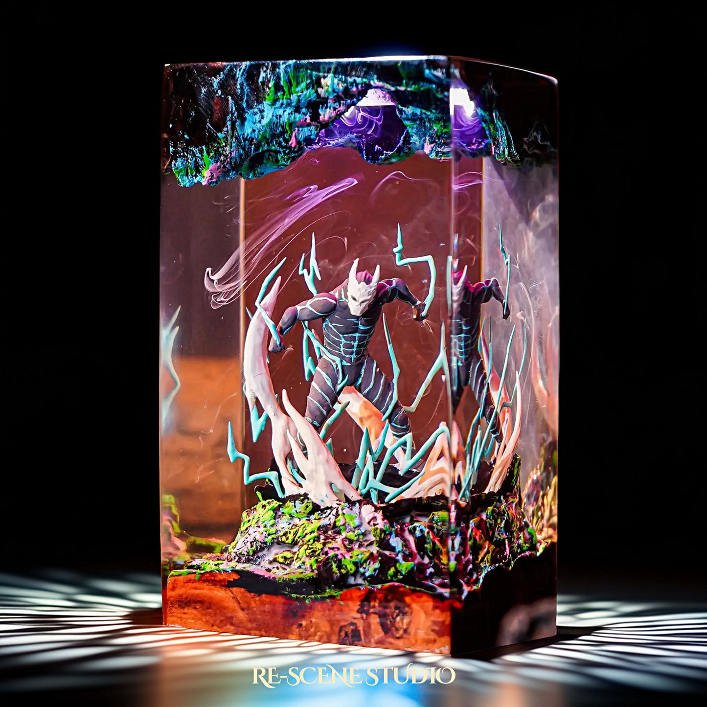 Kaiju No. 8 Resin Lamp - Kaiju No. 8