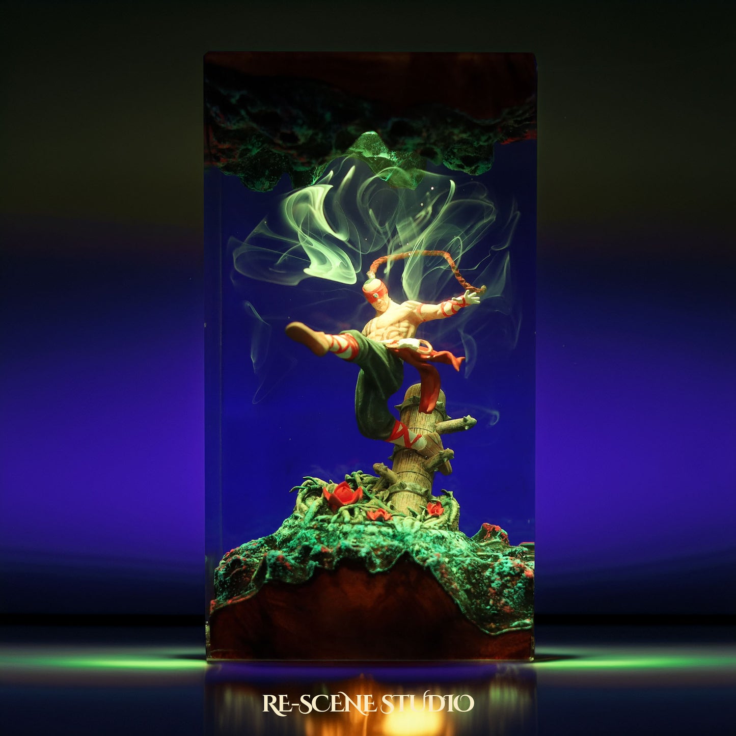 L.ee S.in Resin Lamp — Closeup Detail | Original Epoxy Resin Sculpture with Built-in LED Glow