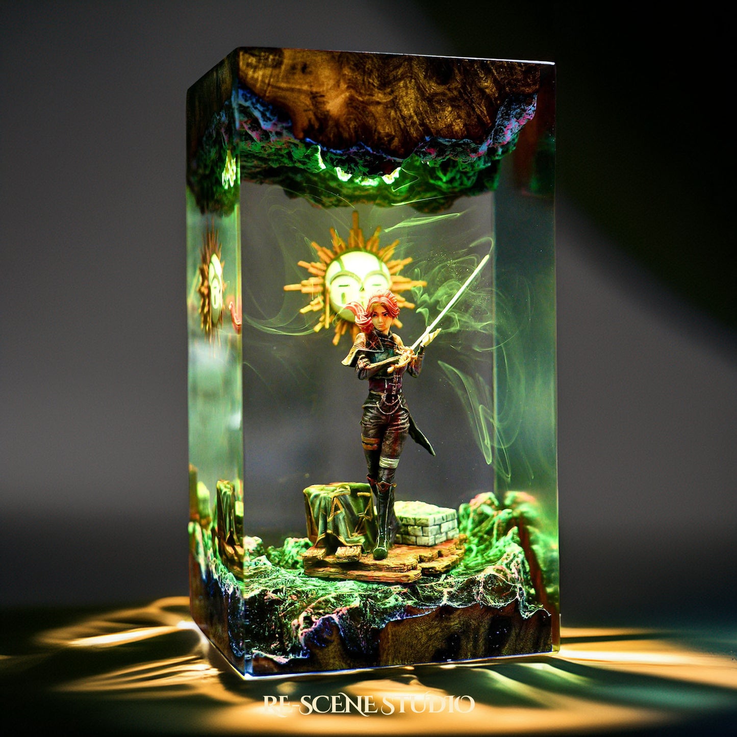 Maelle Resin Lamp - Clair Obscur: Expedition 33