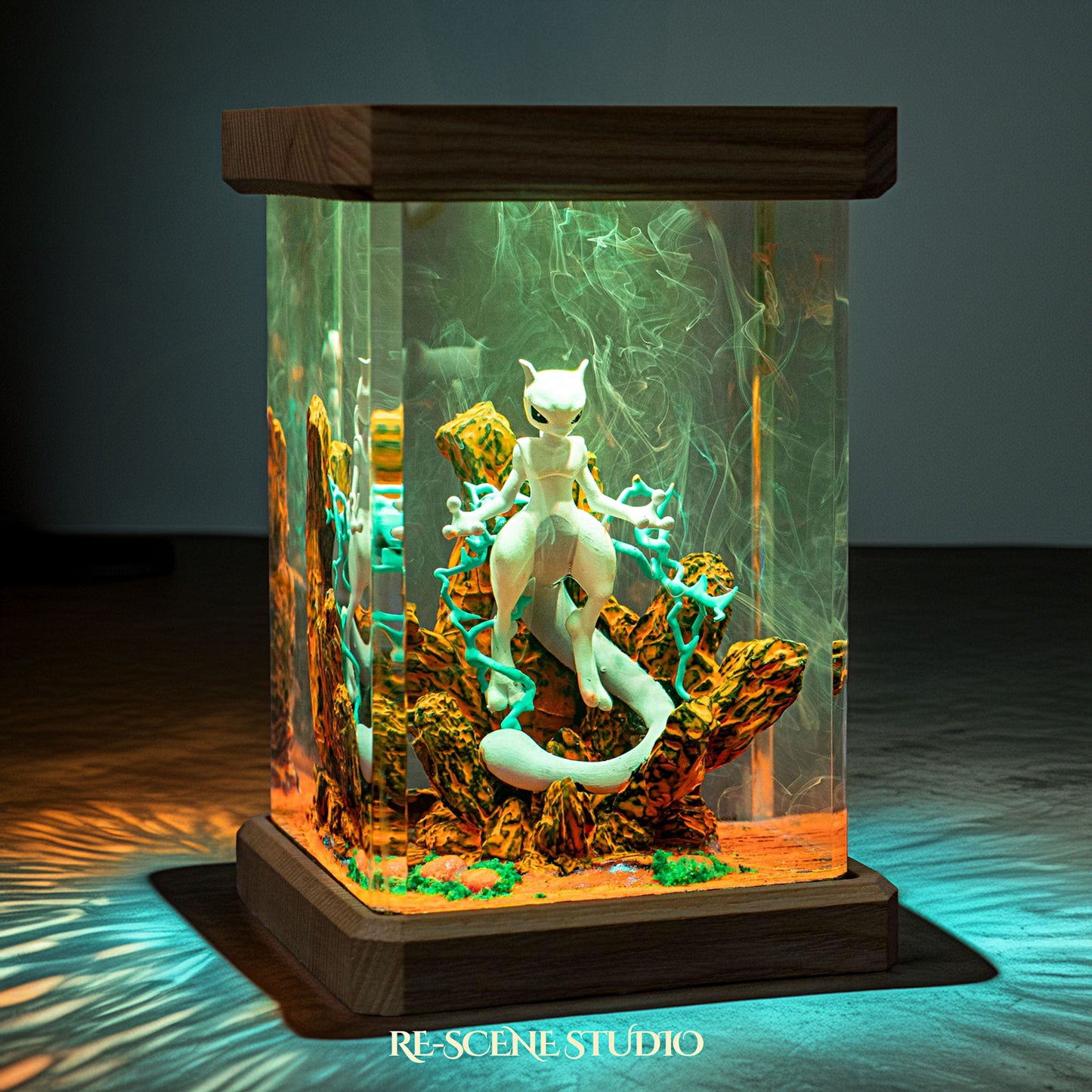 Mewtwo Resin Lamp - Pokemon