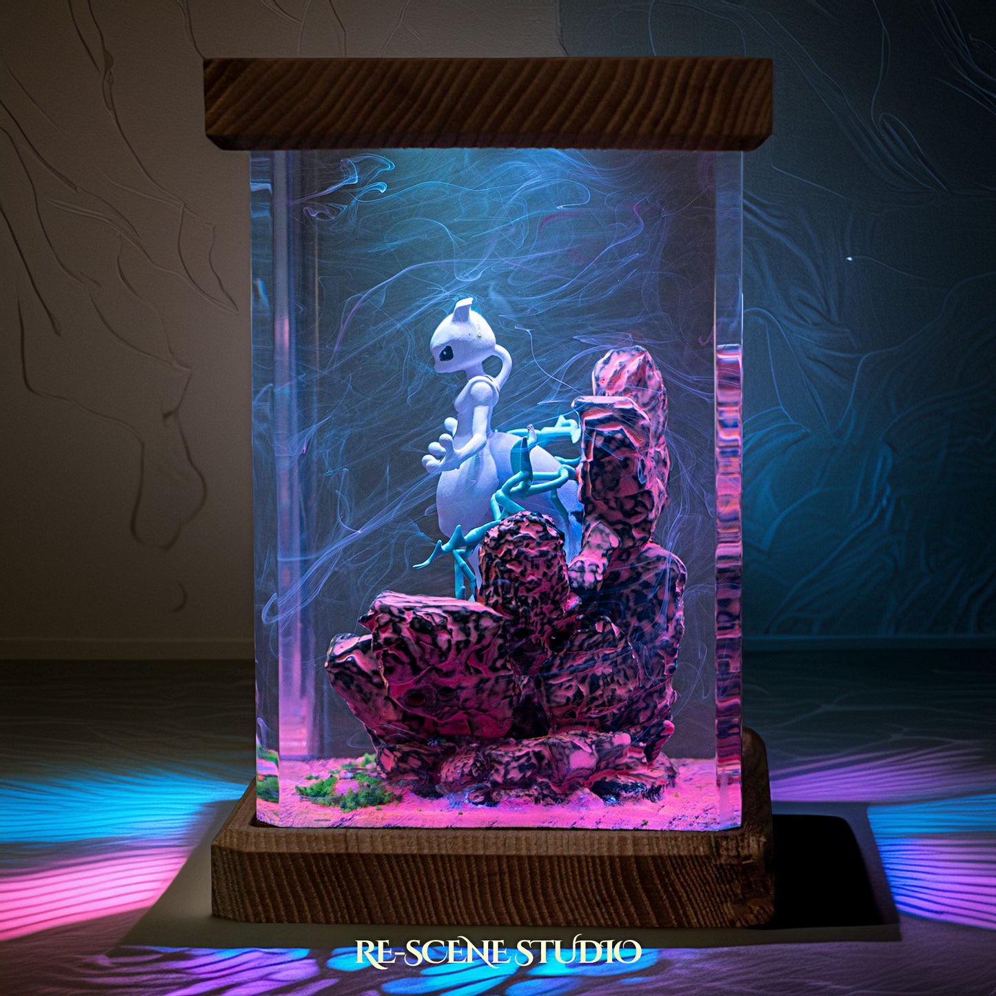 Mewtwo Resin Lamp - Pokemon